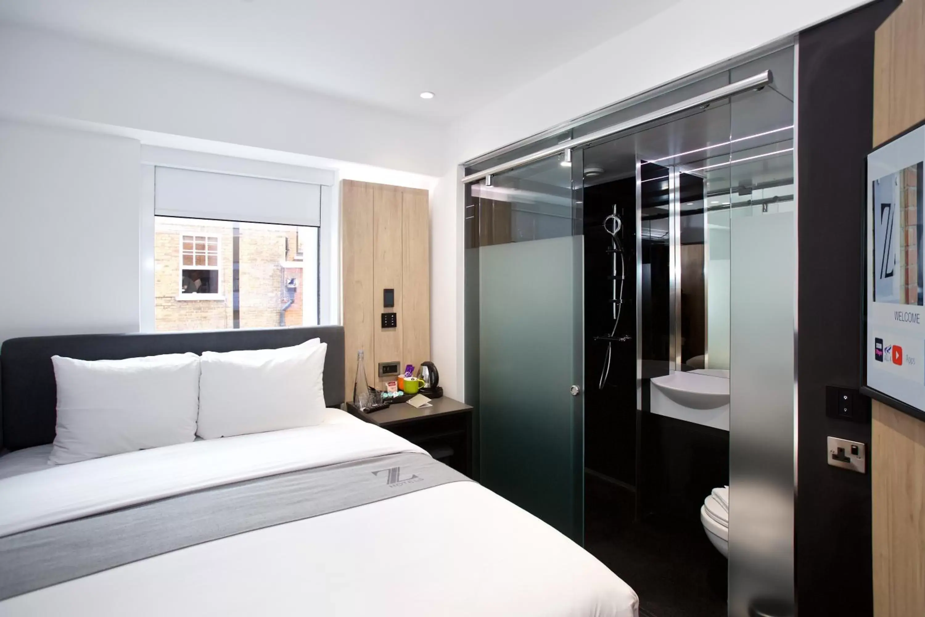 Bathroom, Bed in The Z Hotel Tottenham Court Road