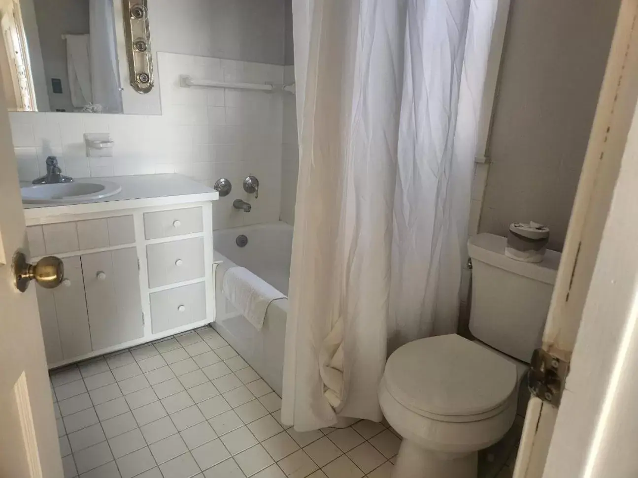 Bathroom in Spruce Lane Lodge and Cottages