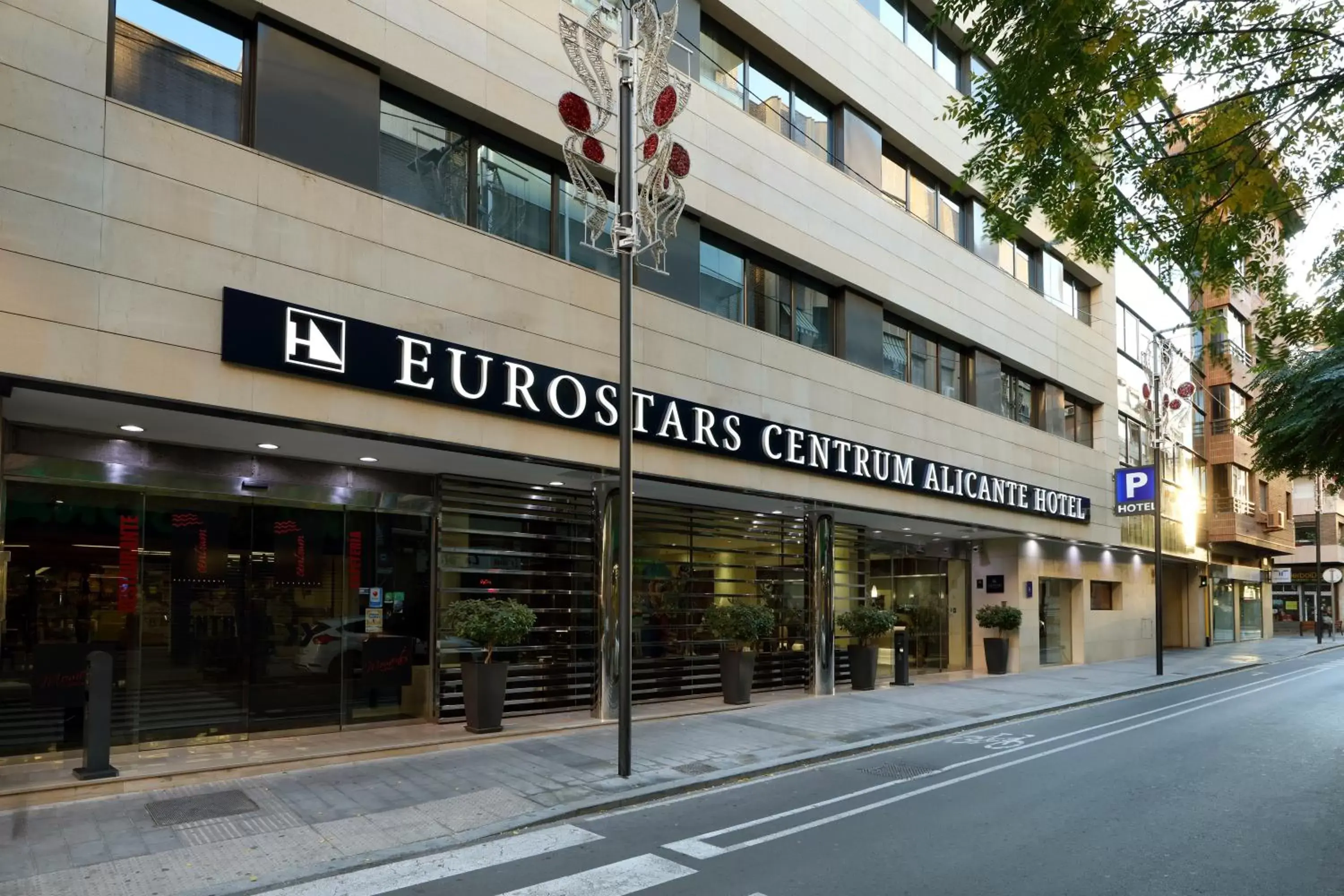 Facade/entrance in Eurostars Centrum Alicante