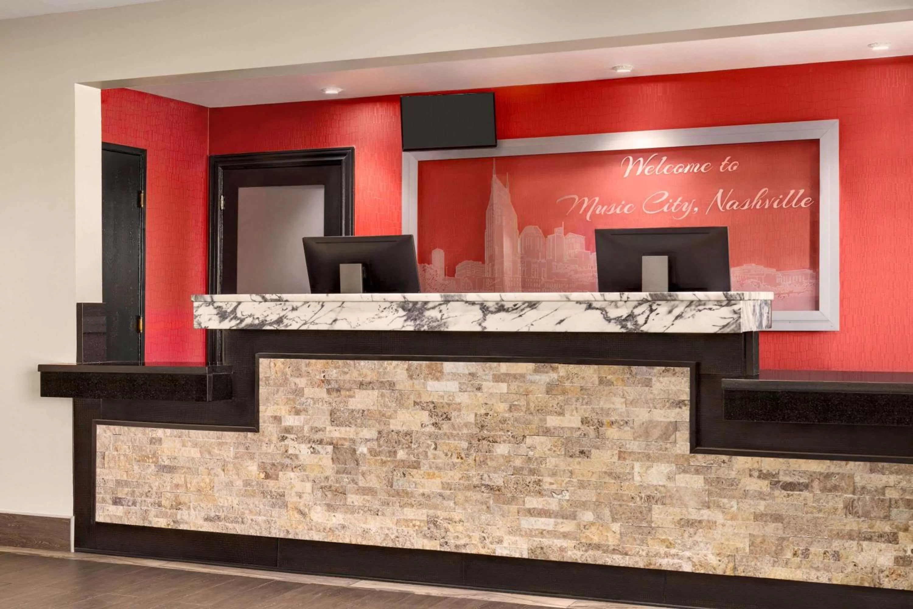 Lobby or reception in Luxe Studios Nashville Airport