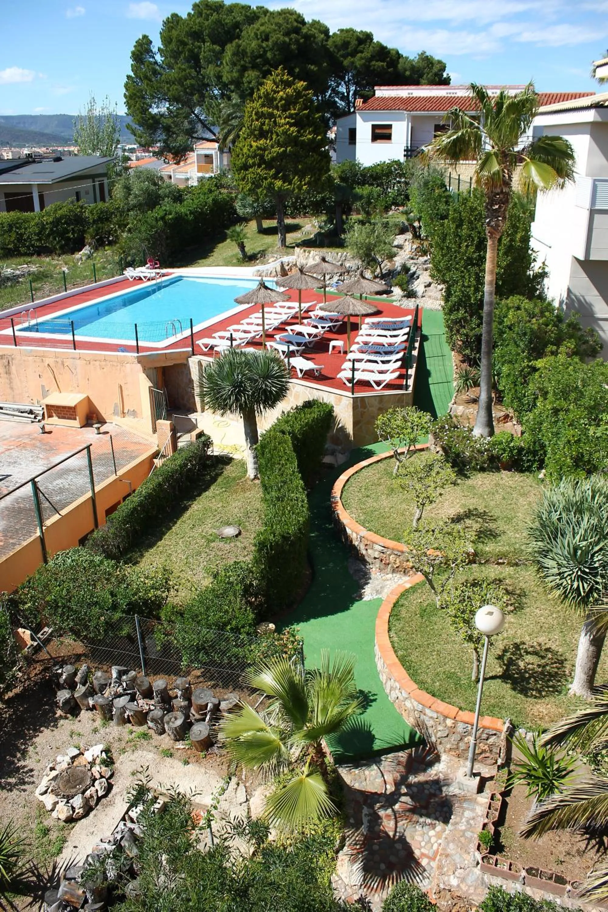 Swimming pool in Hotel Jardín