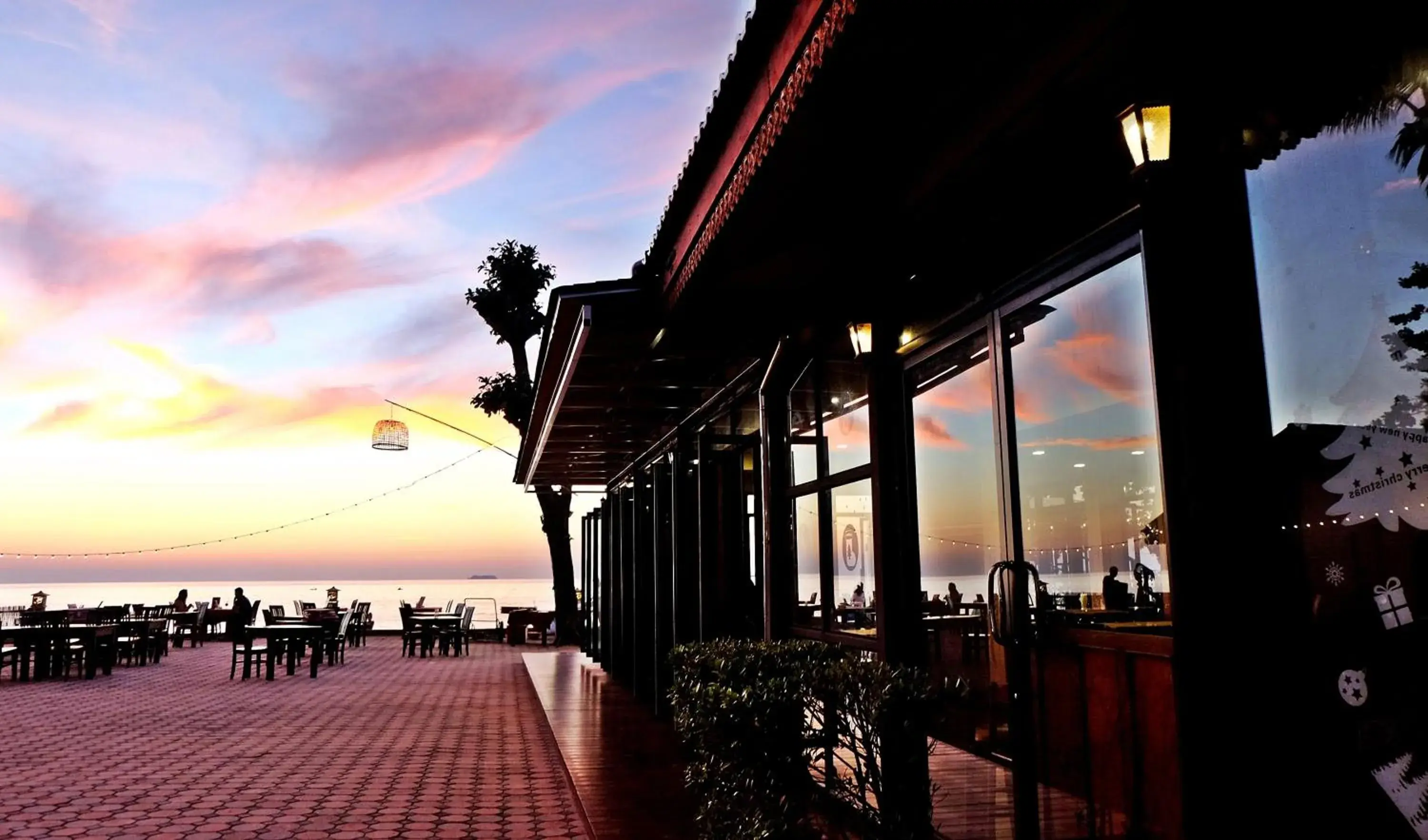 Restaurant/places to eat, Sunrise/Sunset in Andaman Lanta Resort - SHA Extra Plus