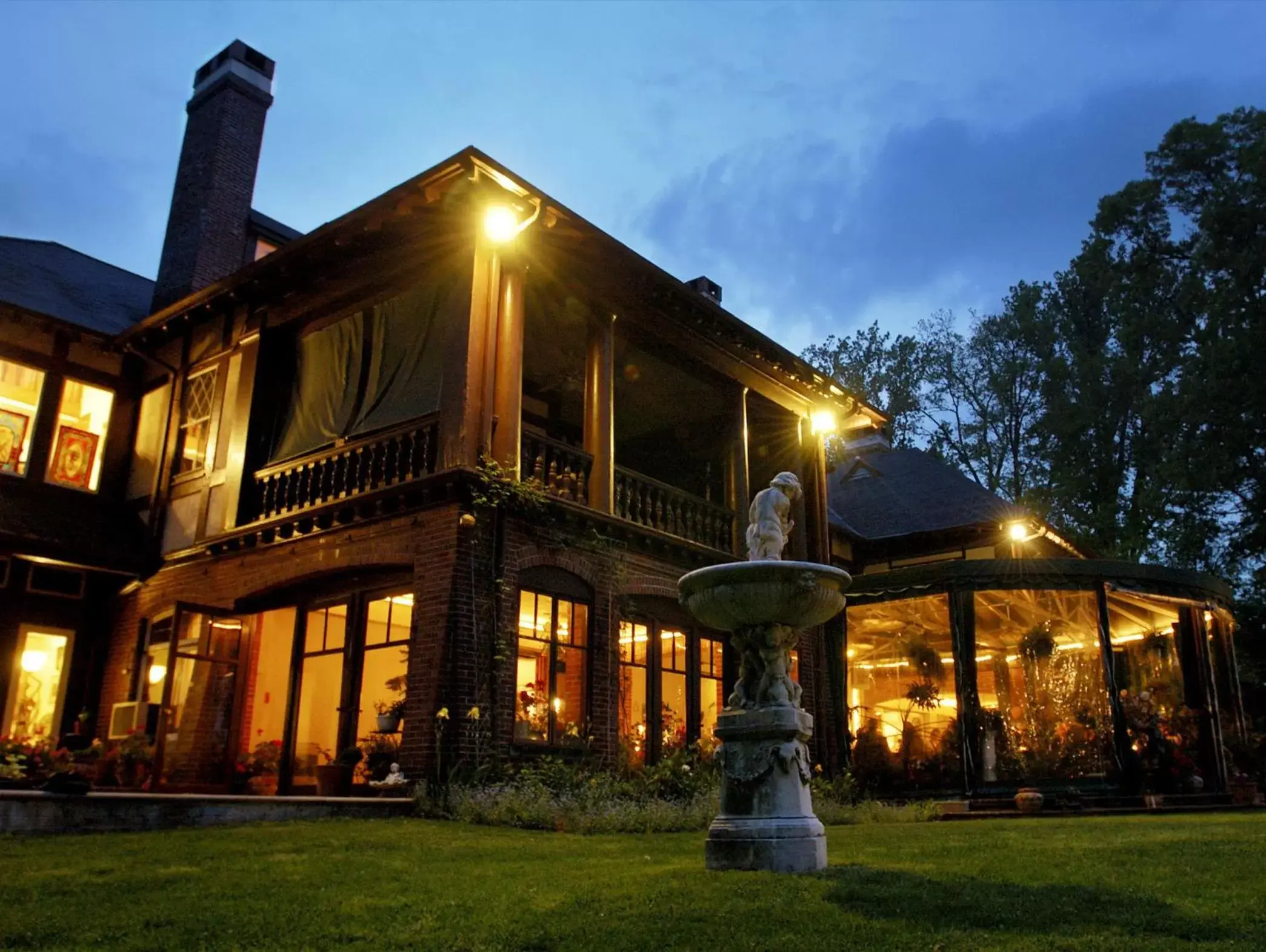 Night, Property Building in Gramercy Mansion