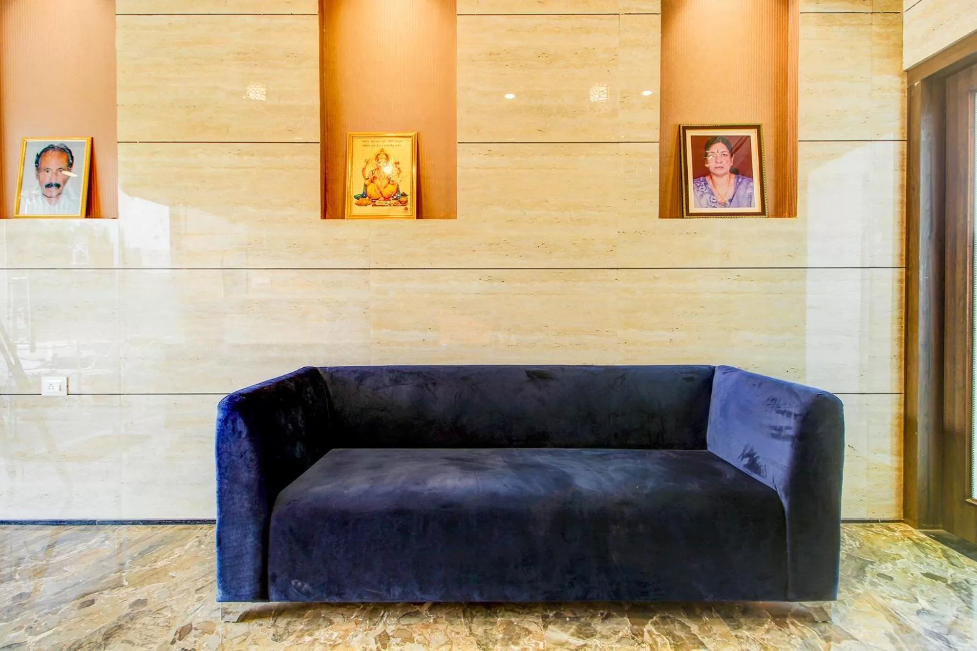 Seating area in FabHotel 7th Crossing Malviya Nagar