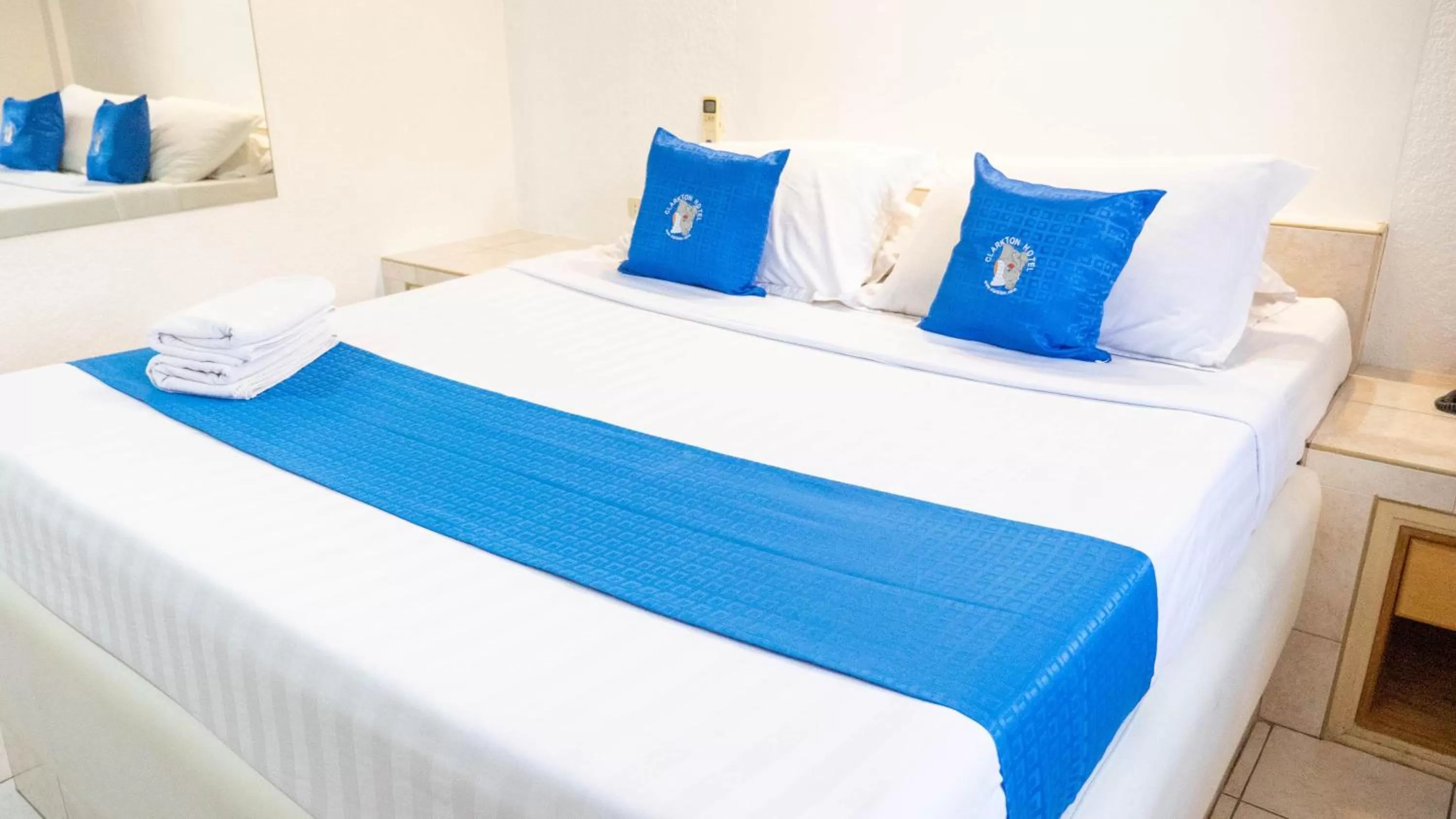 Bed in Clarkton Hotel Apartment