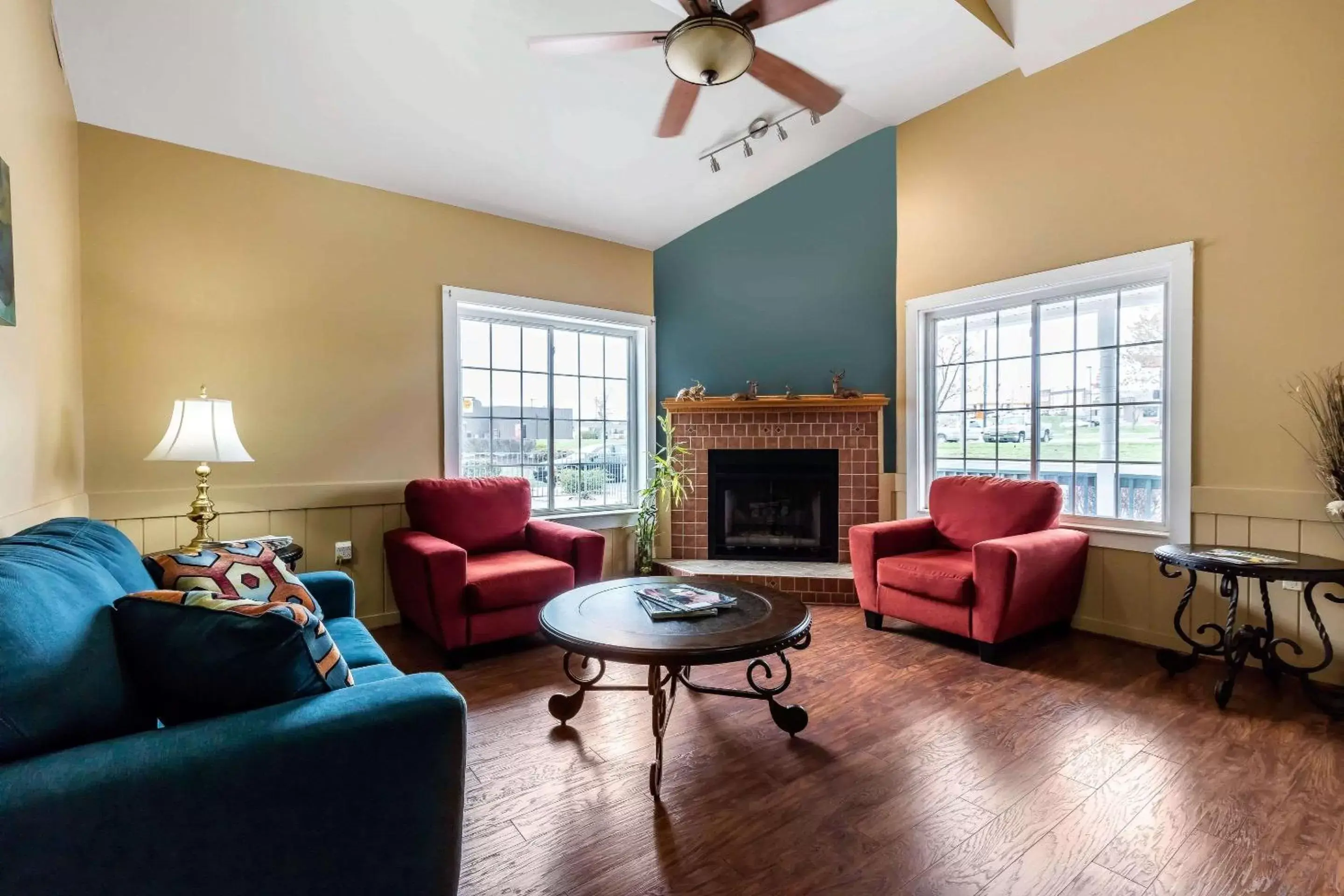 Lobby or reception, Seating Area in Econo Lodge Inn and Suites