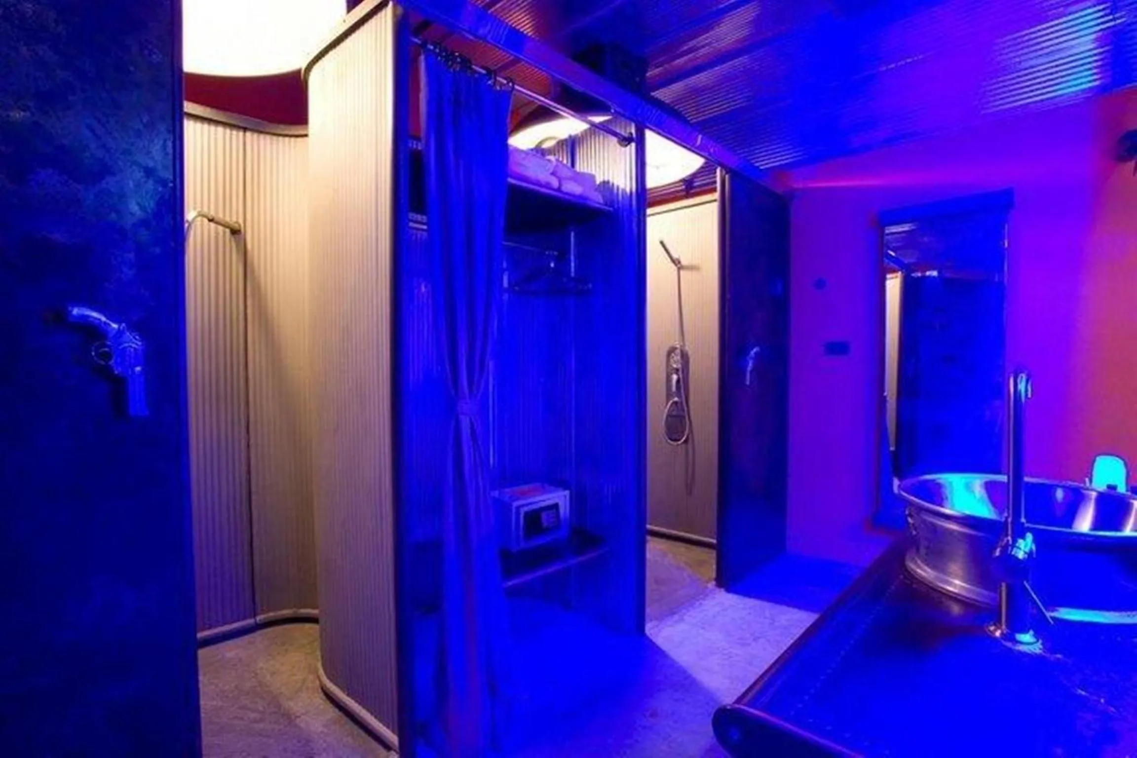 Bathroom in Nicky's Handlebar