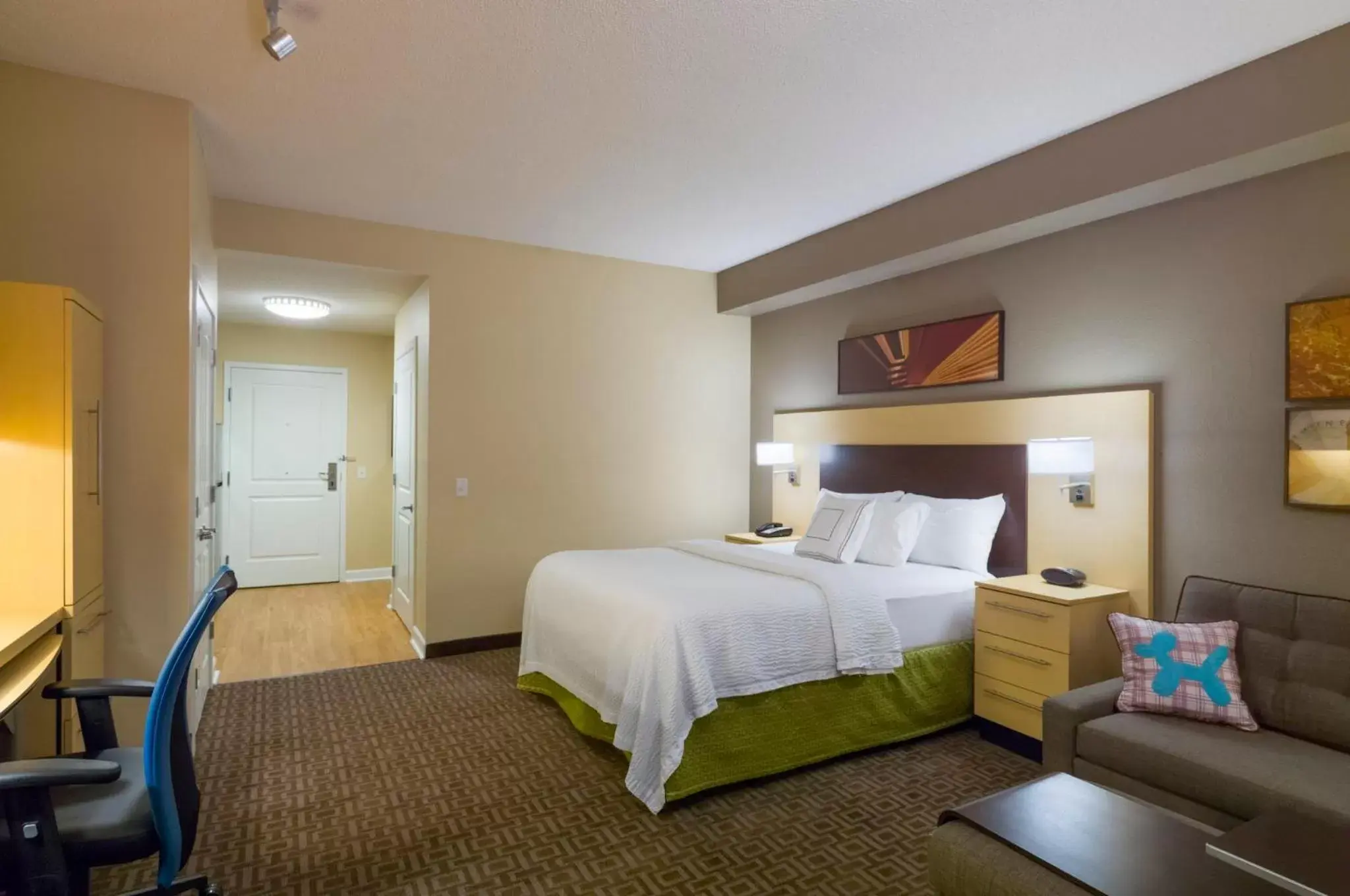 Photo of the whole room, Bed in TownePlace Suites by Marriott Harrisburg Hershey