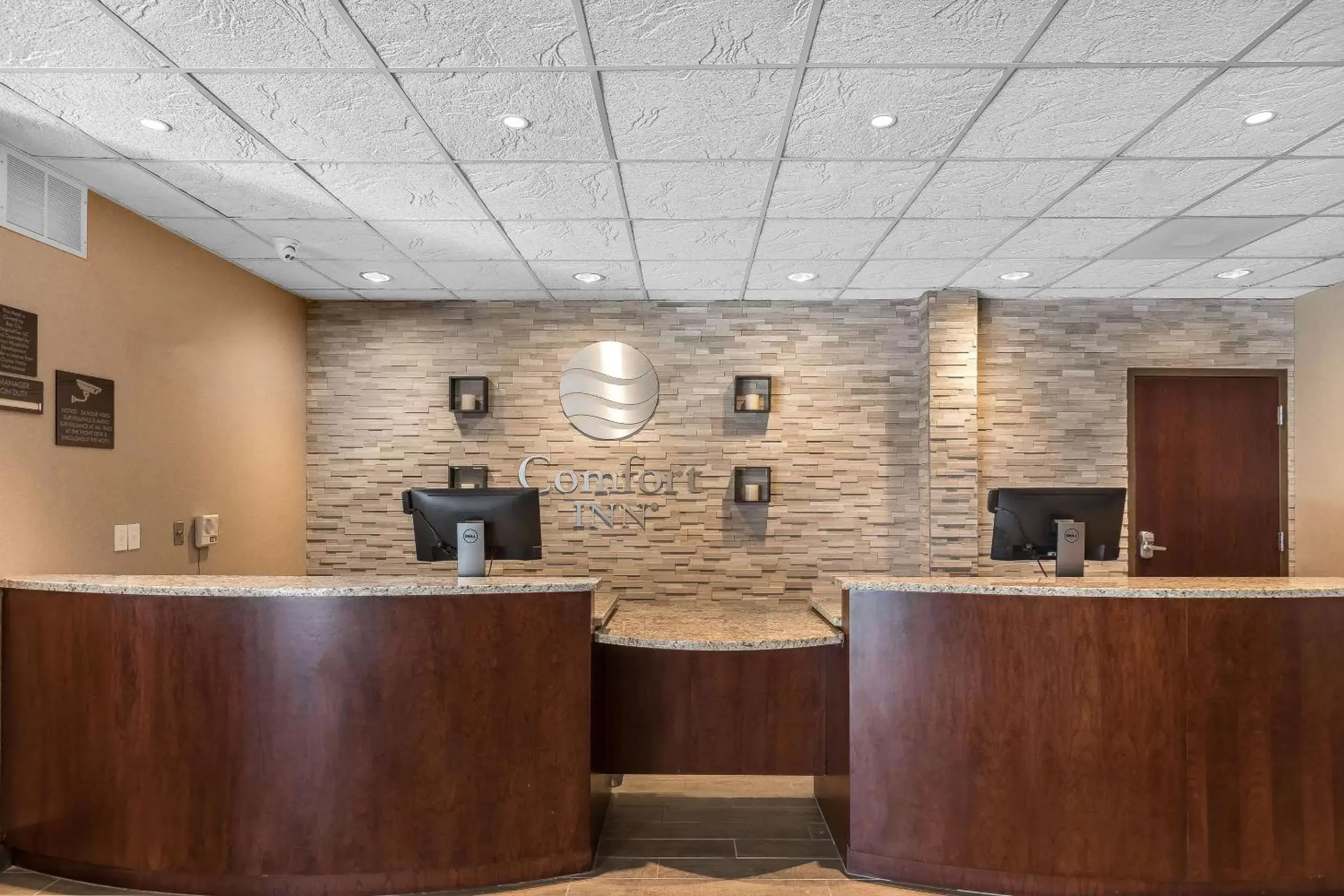 Lobby or reception in Comfort Inn Bay City - Riverfront Lobby or reception in Comfort Inn Bay City - Riverfront