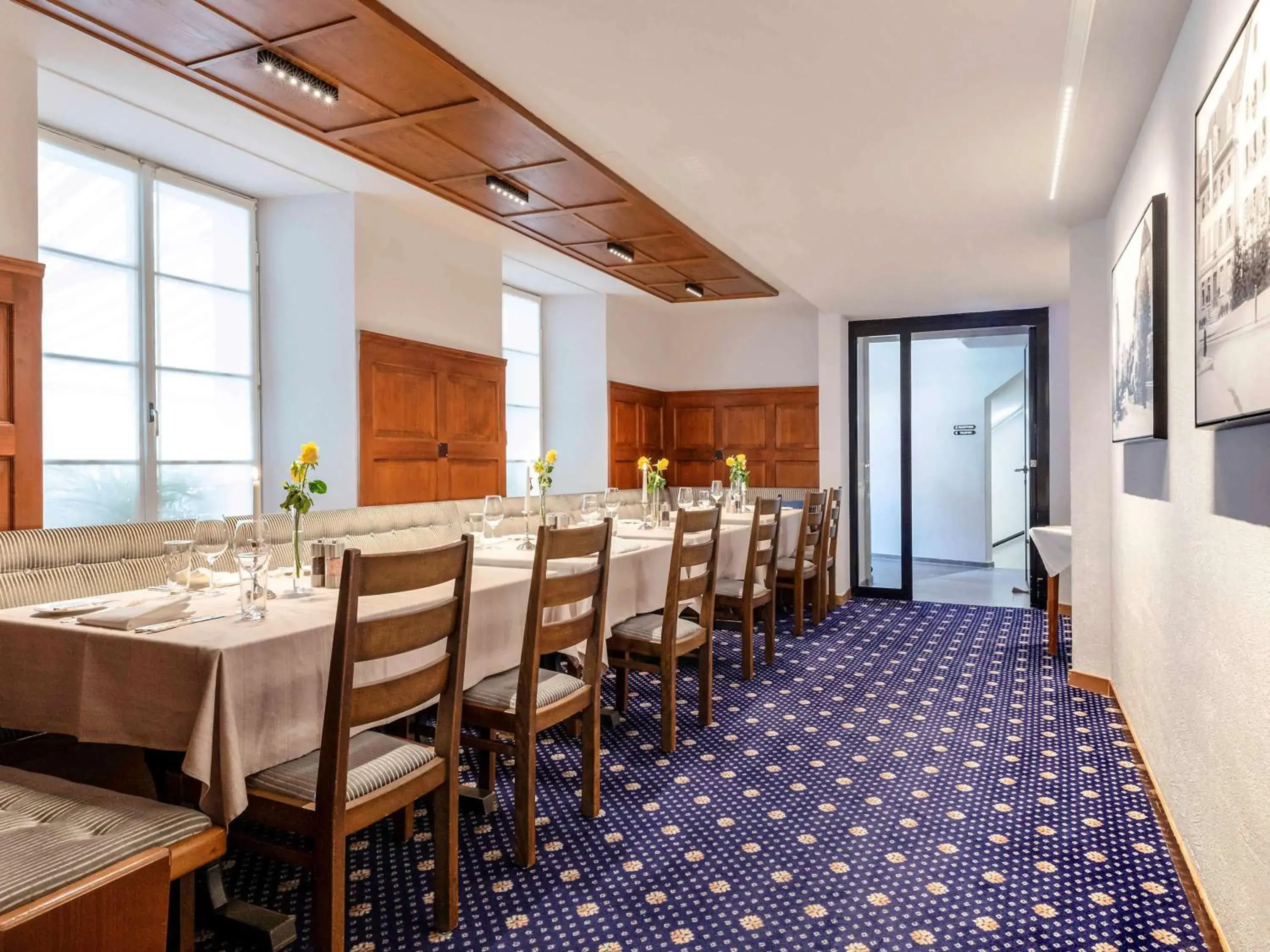 Restaurant/Places to Eat in Mercure Lenzburg Krone