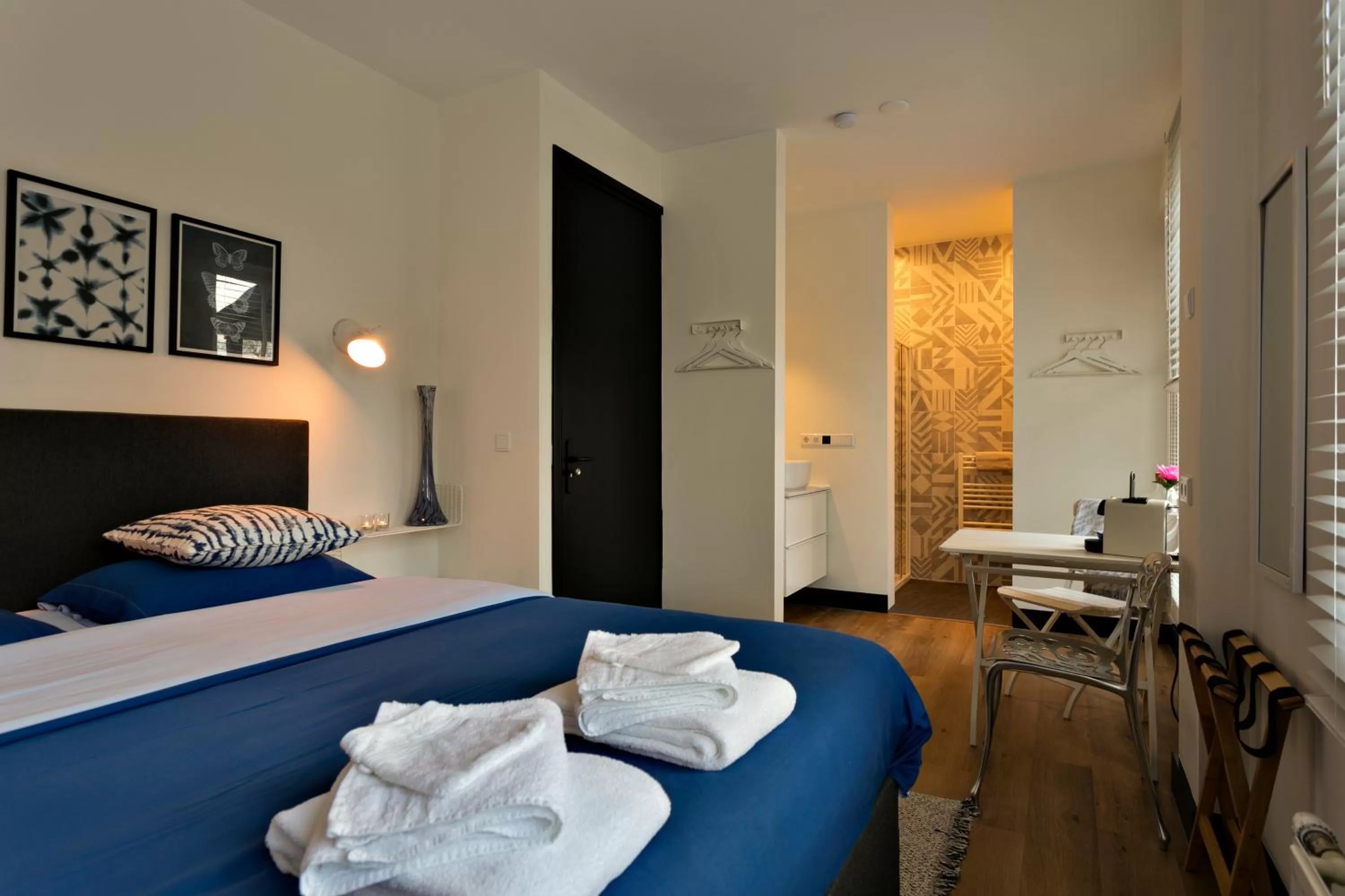 Photo of the whole room, Bed in Stadsslaperij B&B