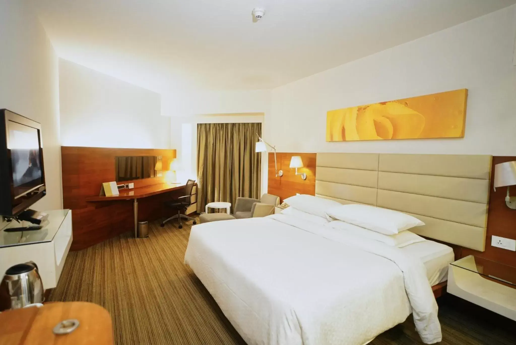 Property building, Bed in Four Points By Sheraton Visakhapatnam Property building, Bed in Four Points By Sheraton Visakhapatnam
