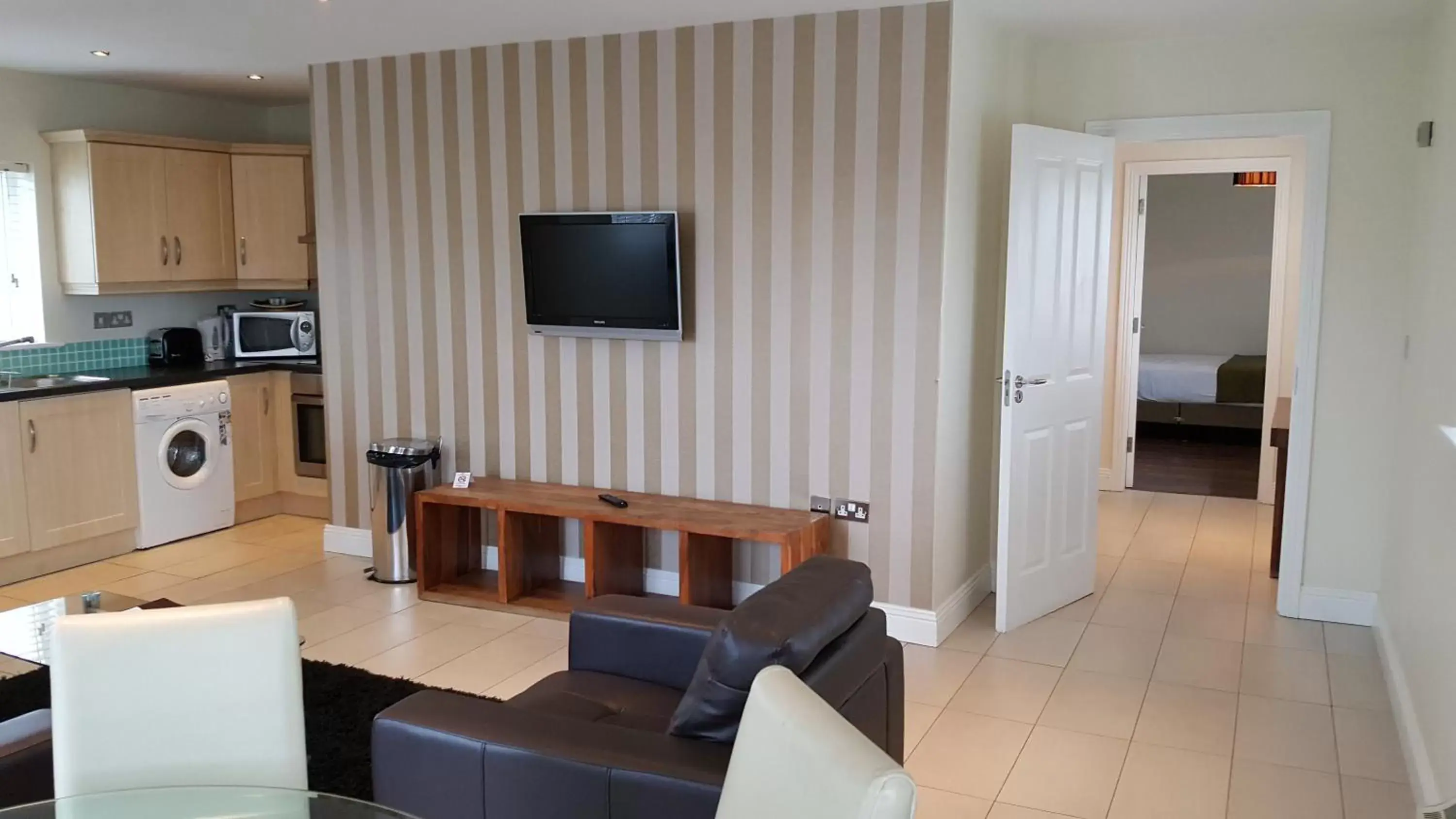 Kitchen or kitchenette, Seating Area in St Bridget's Apartments