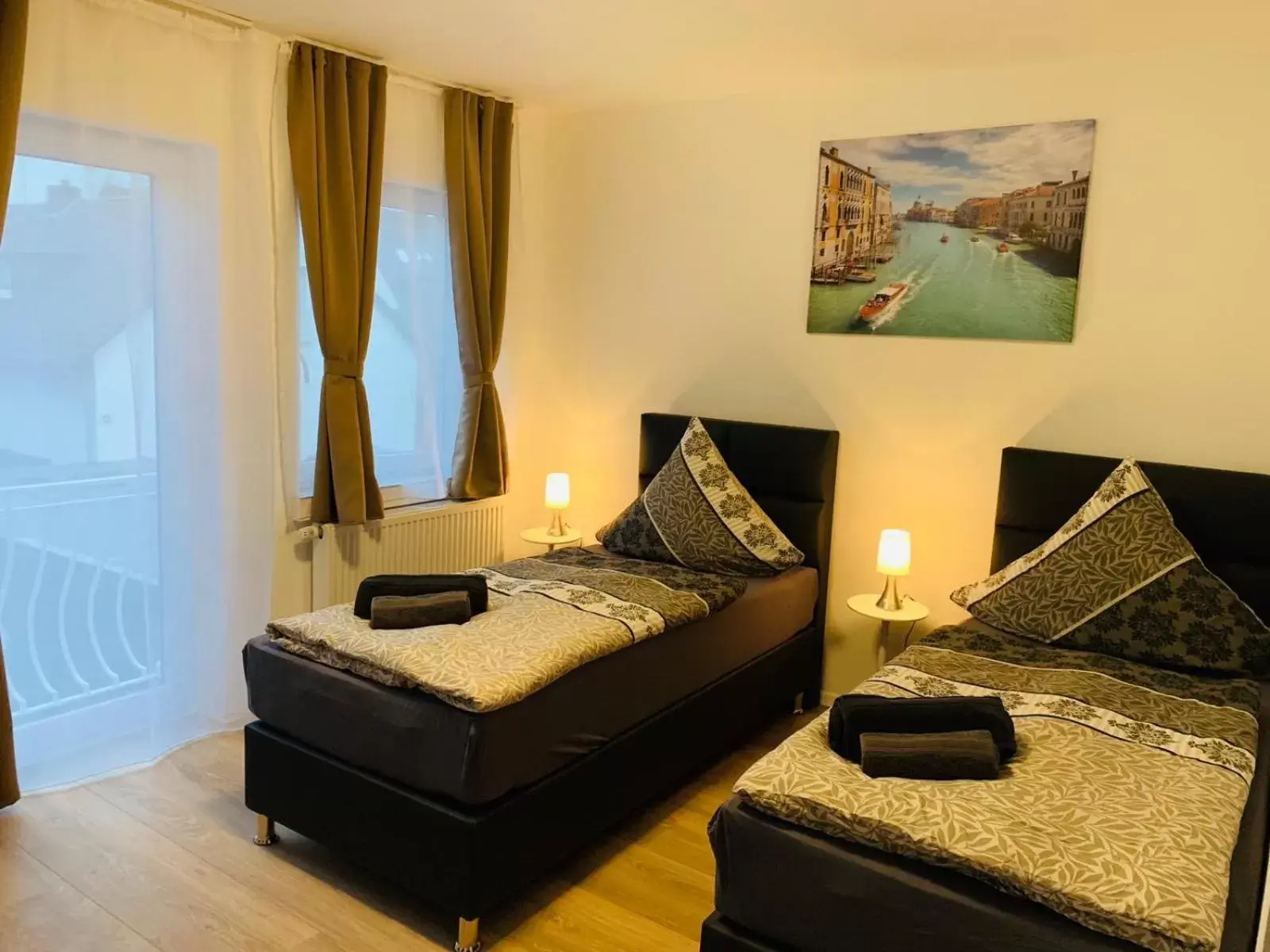 Deluxe Twin Room in Checkinn Hotel Deluxe Twin Room in Checkinn Hotel