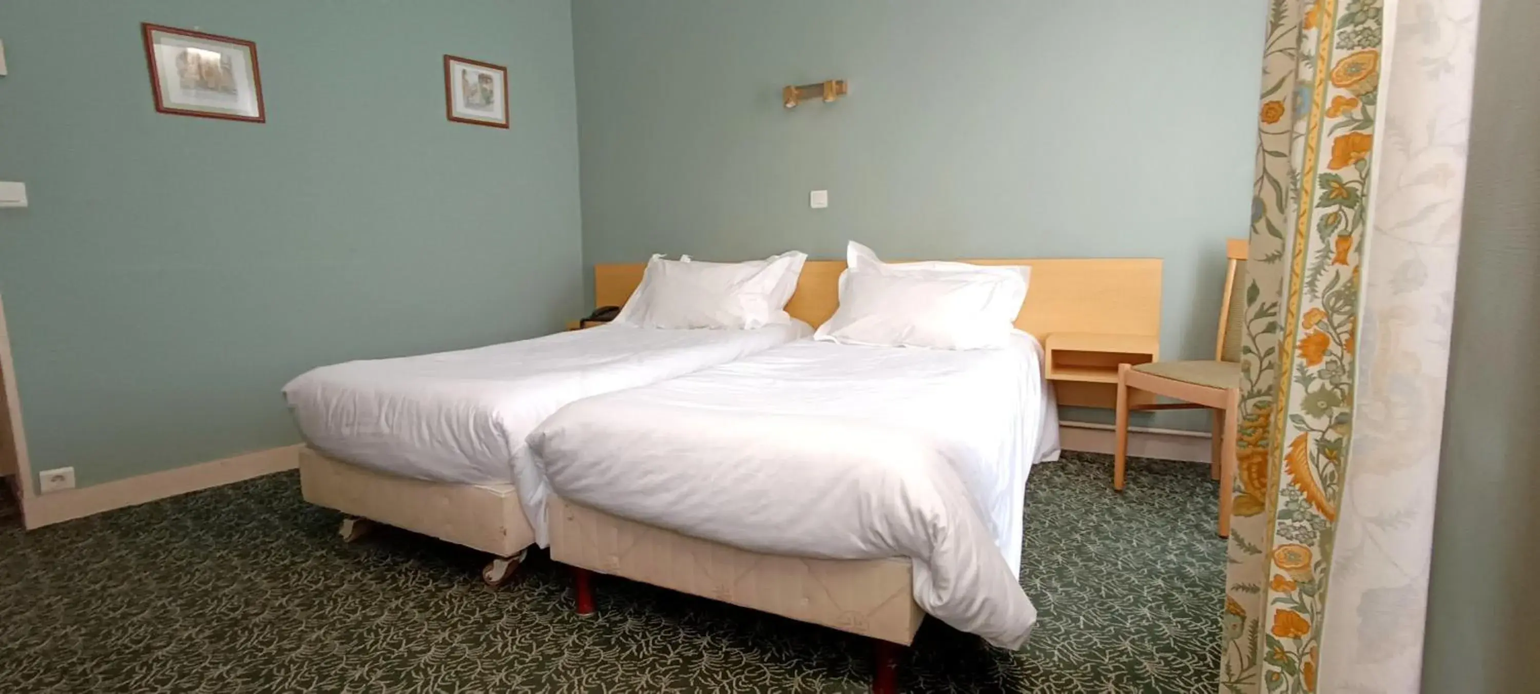 Bed in Grand Hotel Du Havre
