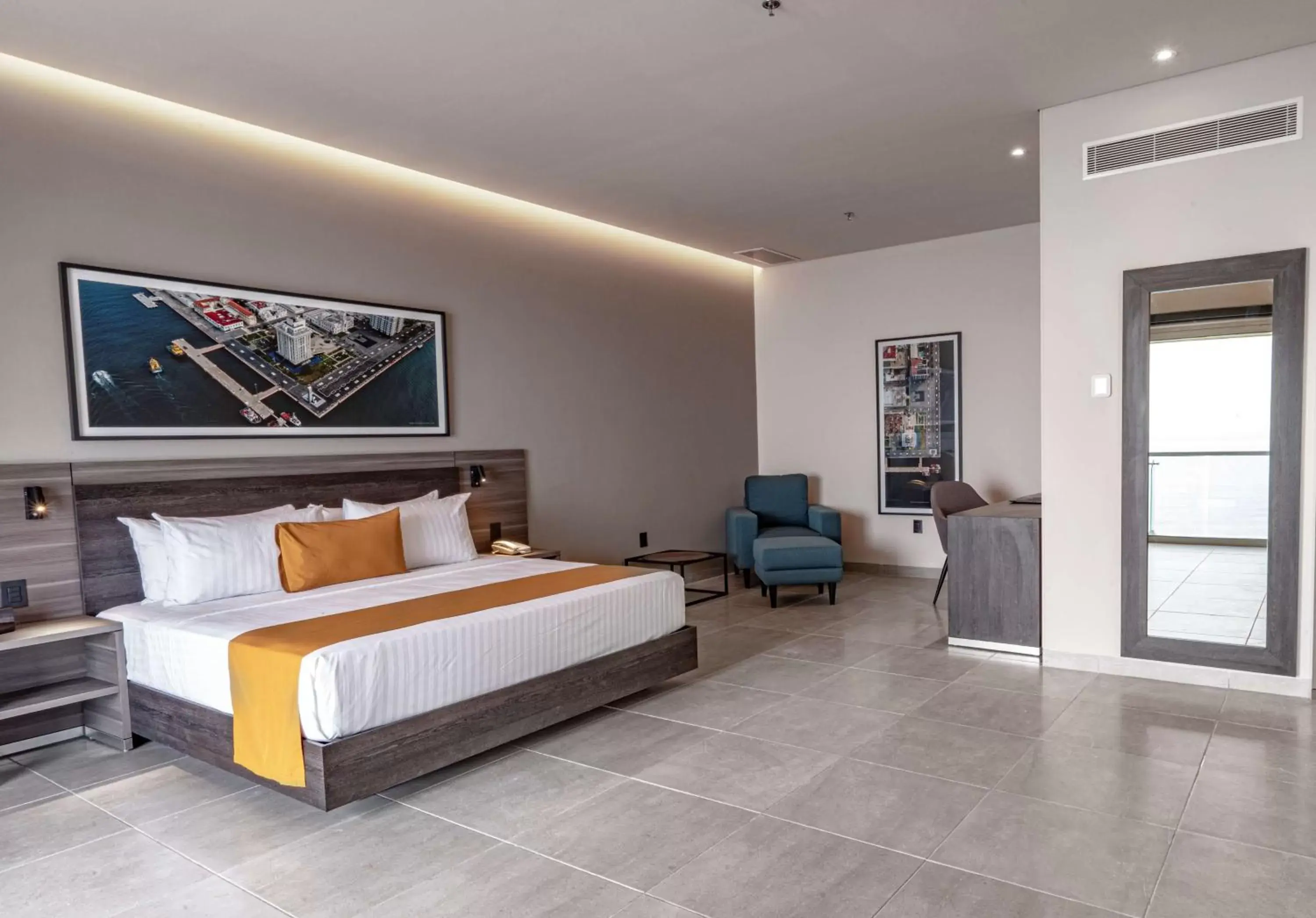 Photo of the whole room, Bed in Best Western Plus Riviera Veracruz Photo of the whole room, Bed in Best Western Plus Riviera Veracruz