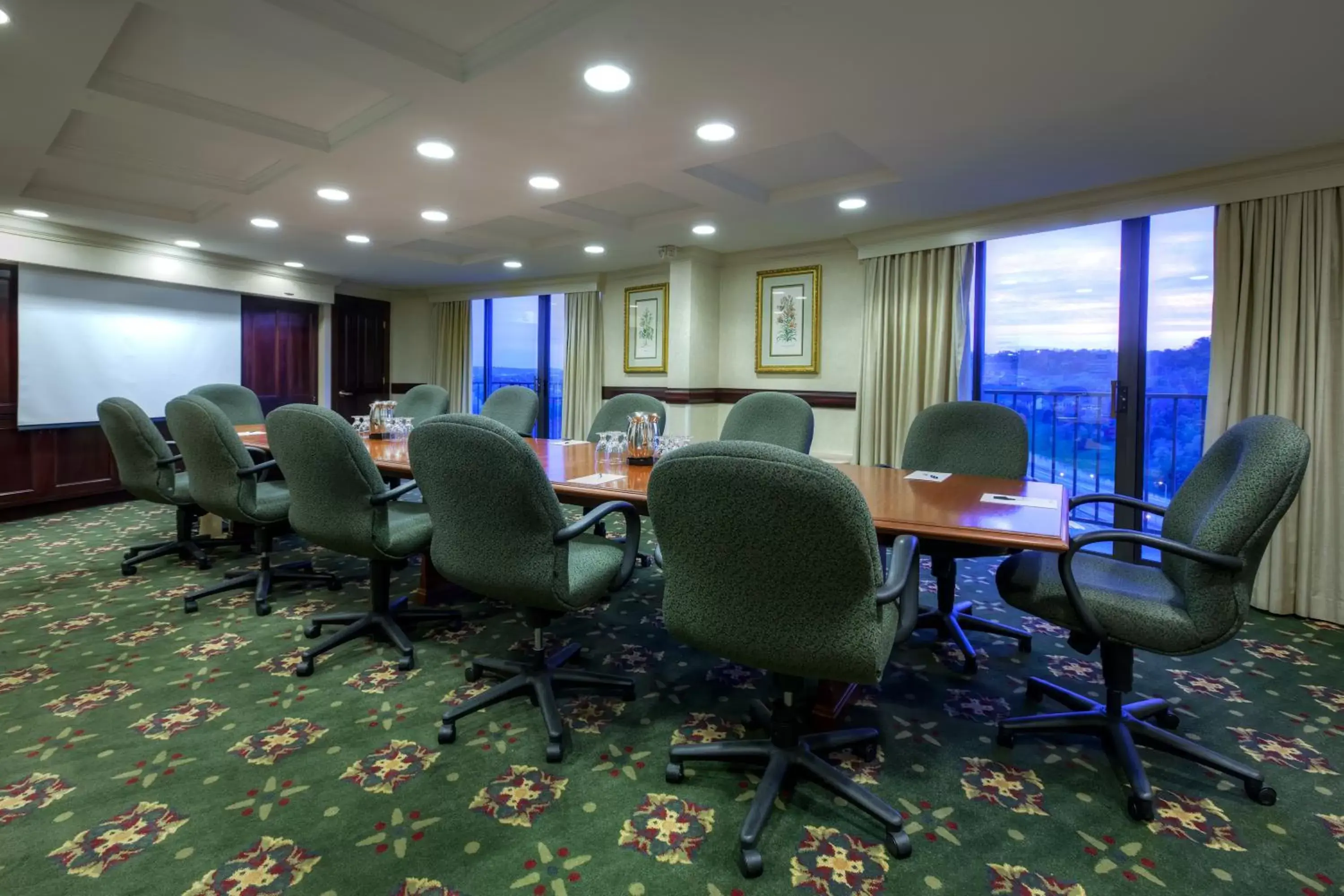 Business facilities in Radisson Hotel Cincinnati Riverfront