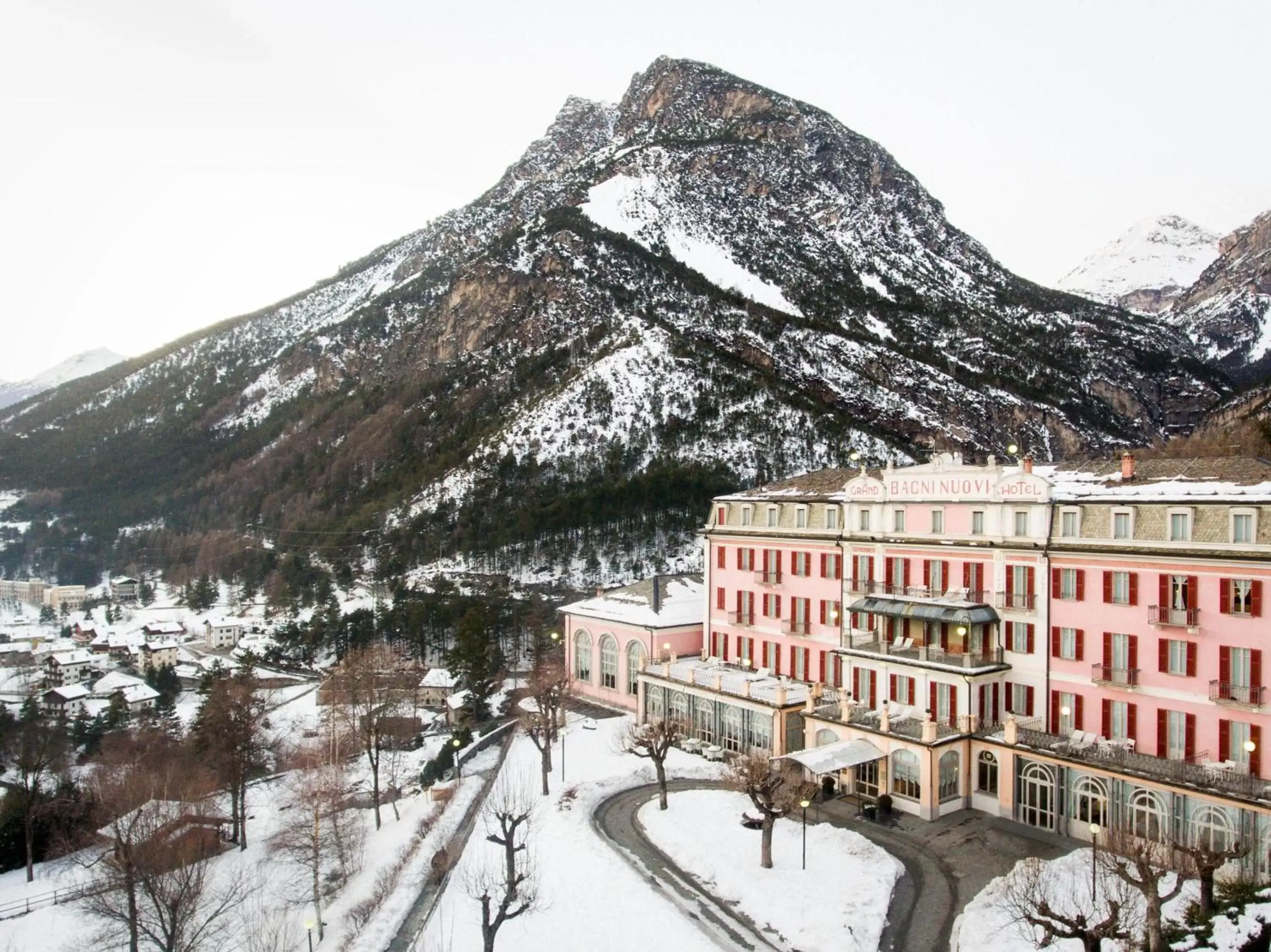 Property building, Winter in QC Terme Grand Hotel Bagni Nuovi