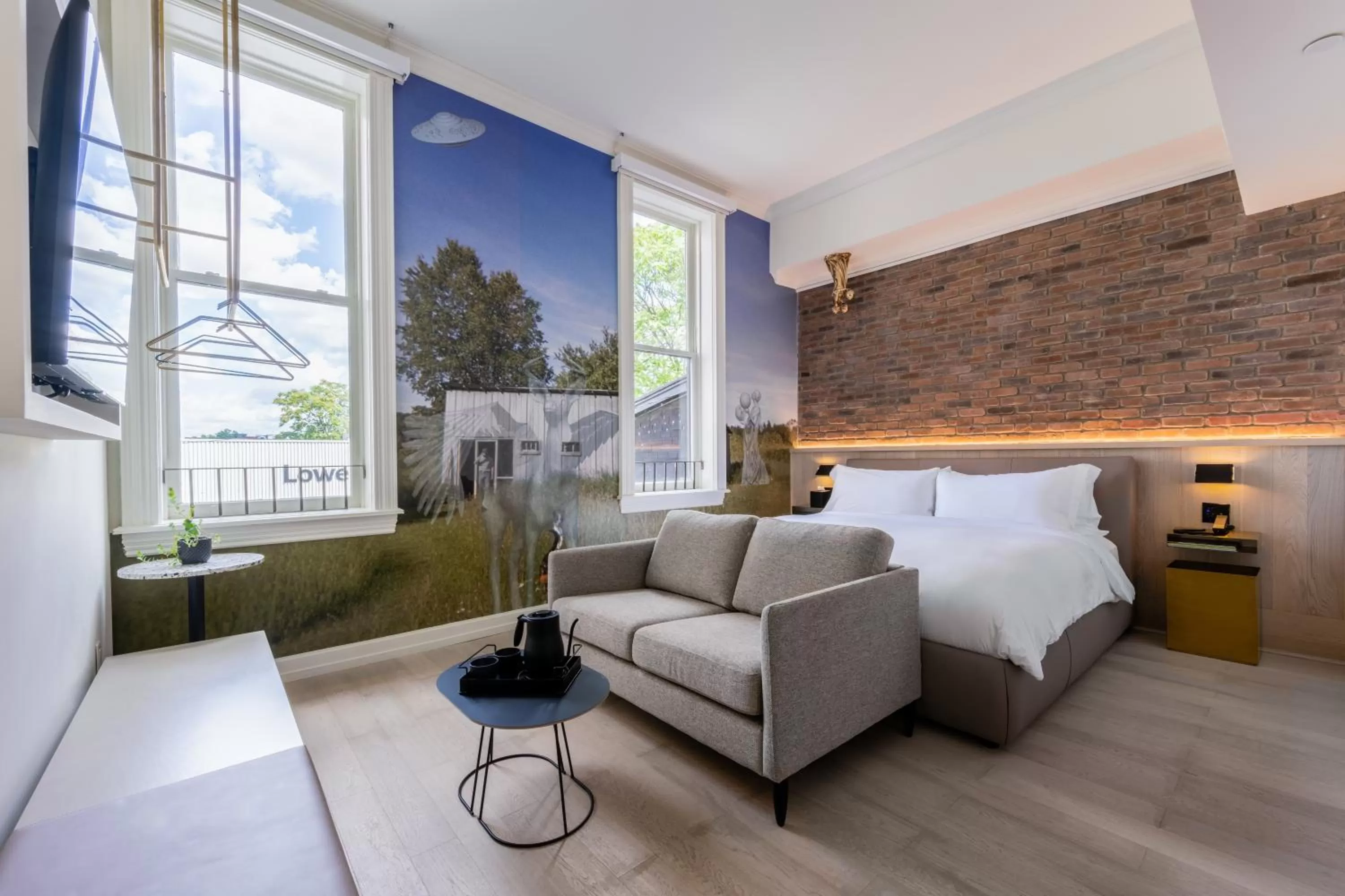 Photo of the whole room, Bed in Gladstone House