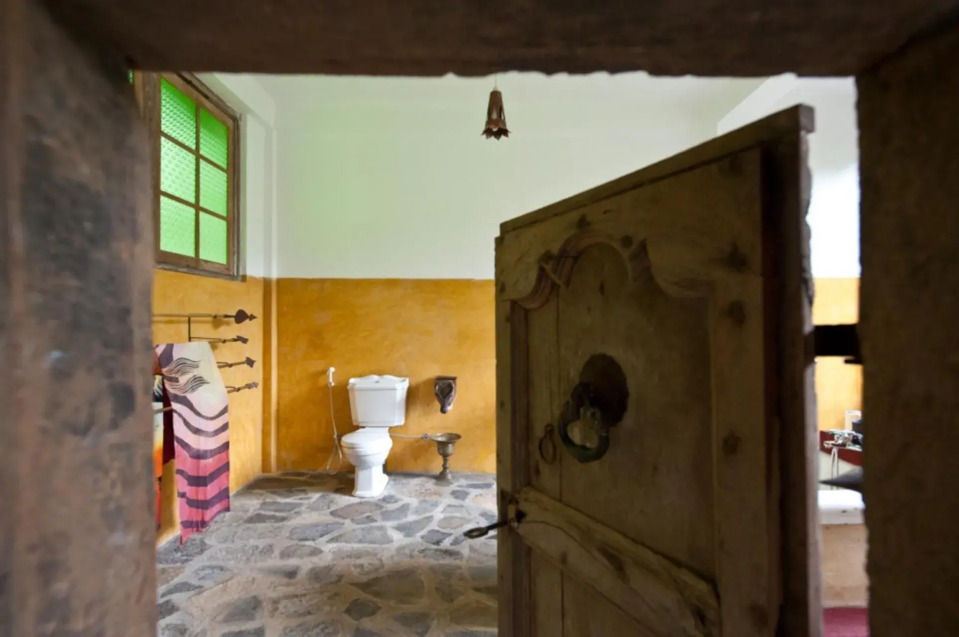 Shower, Bathroom in The Kandy Samadhicentre