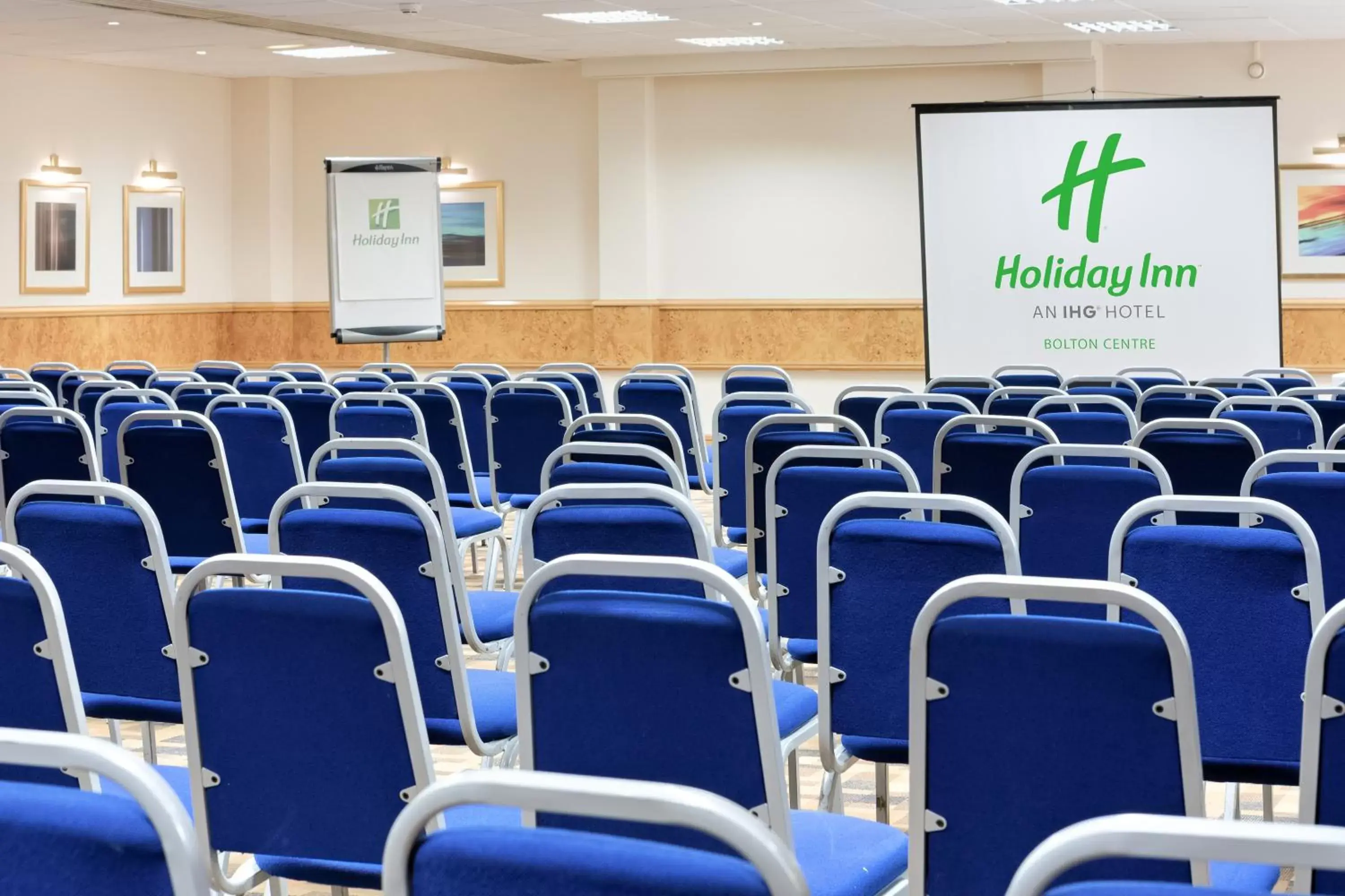 Meeting/conference room in Holiday Inn Bolton Centre, an IHG Hotel