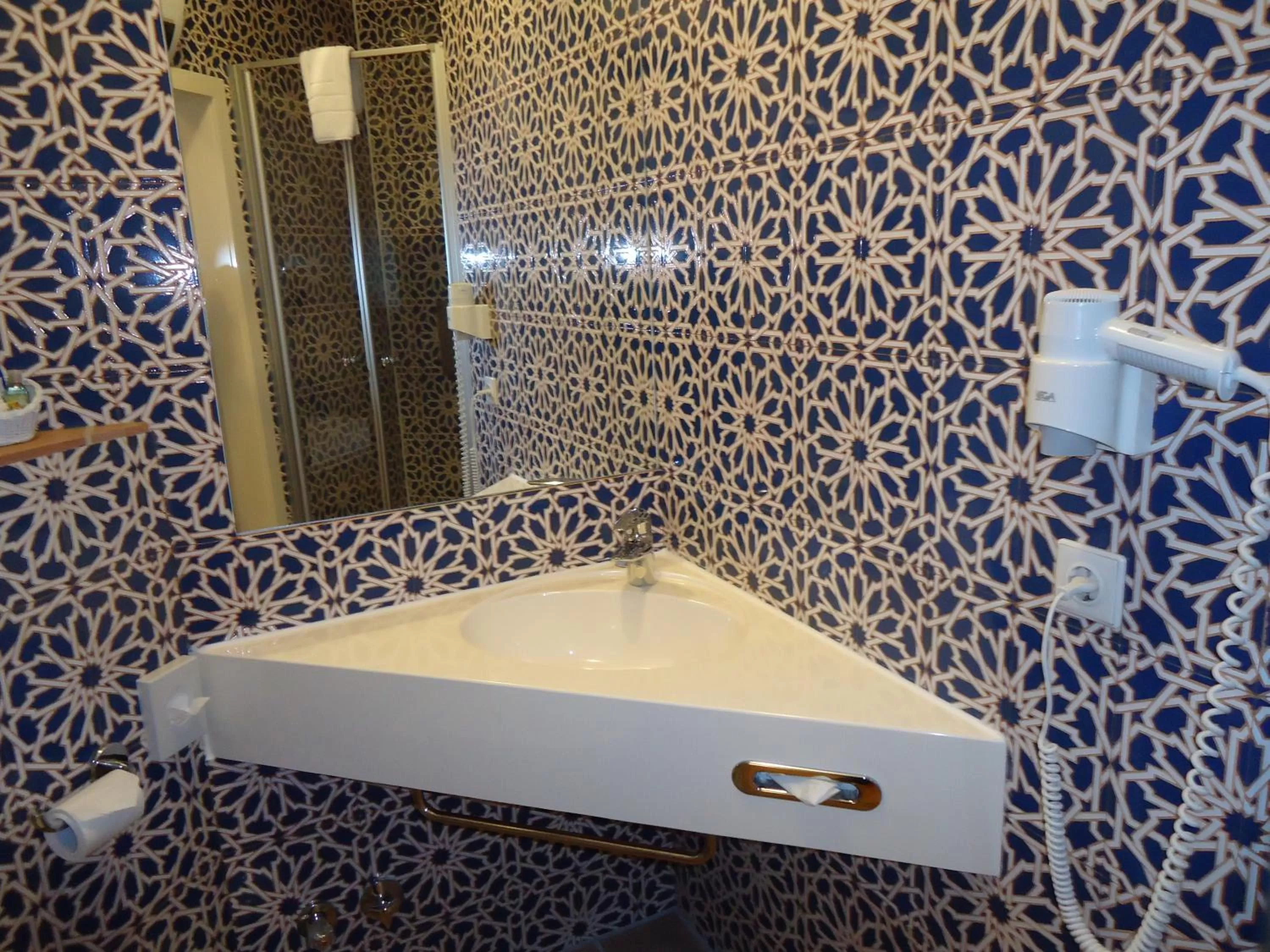 Bathroom in Art-Hotel Robert Mayer