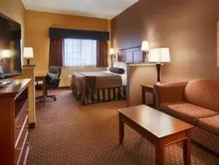 Best Western Plus Shamrock Inn & Suites