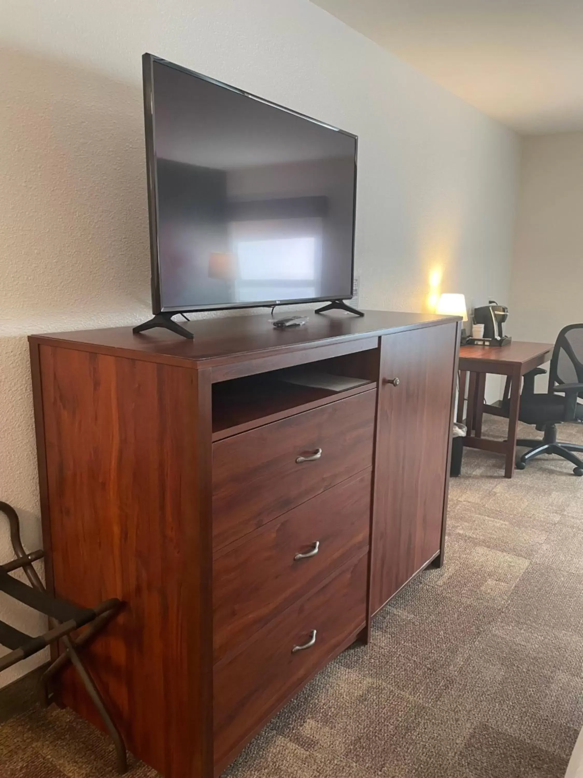 TV/Entertainment Center in Boothill Inn and Suites