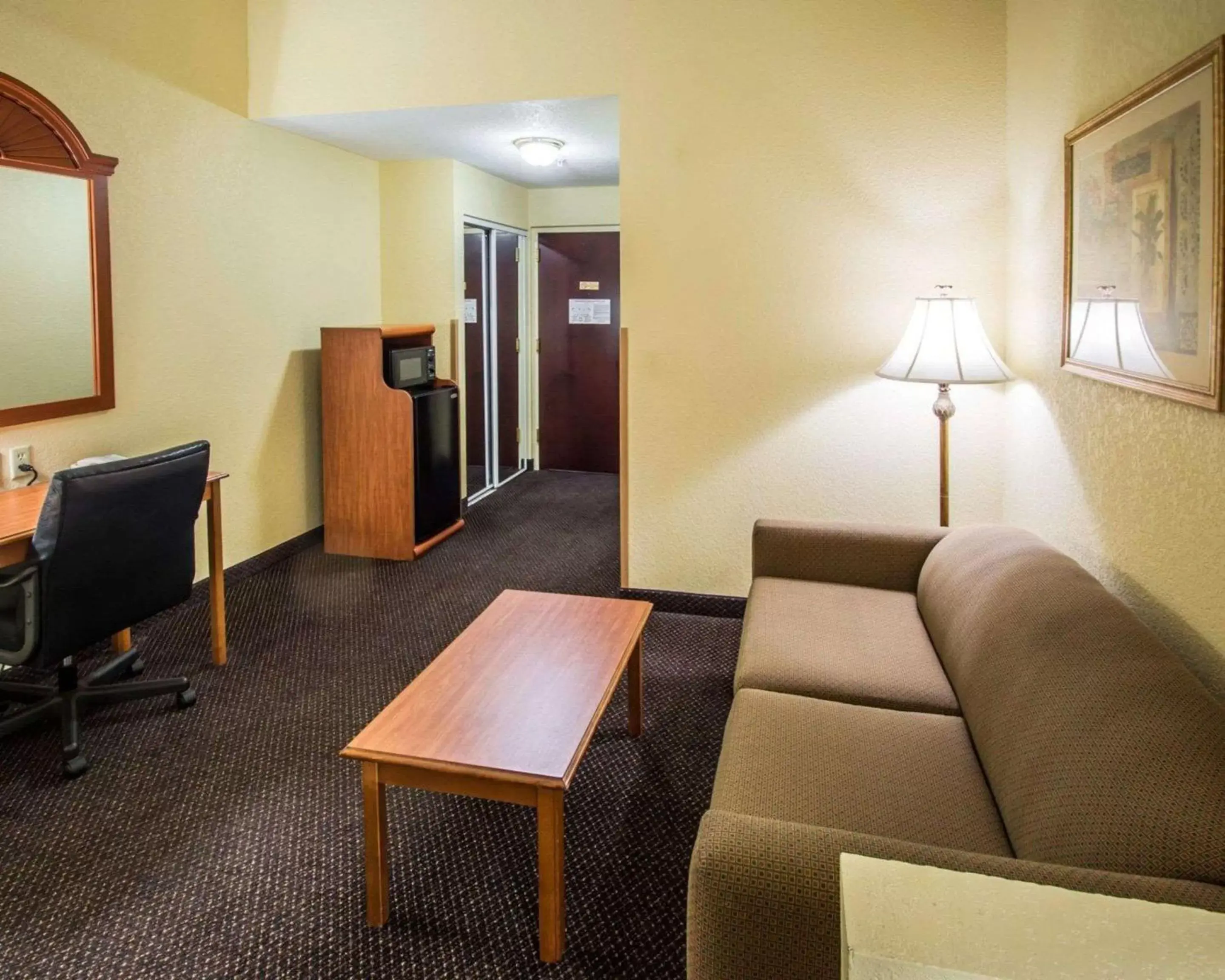 Photo of the whole room, Seating Area in Comfort Inn & Suites Jupiter I-95