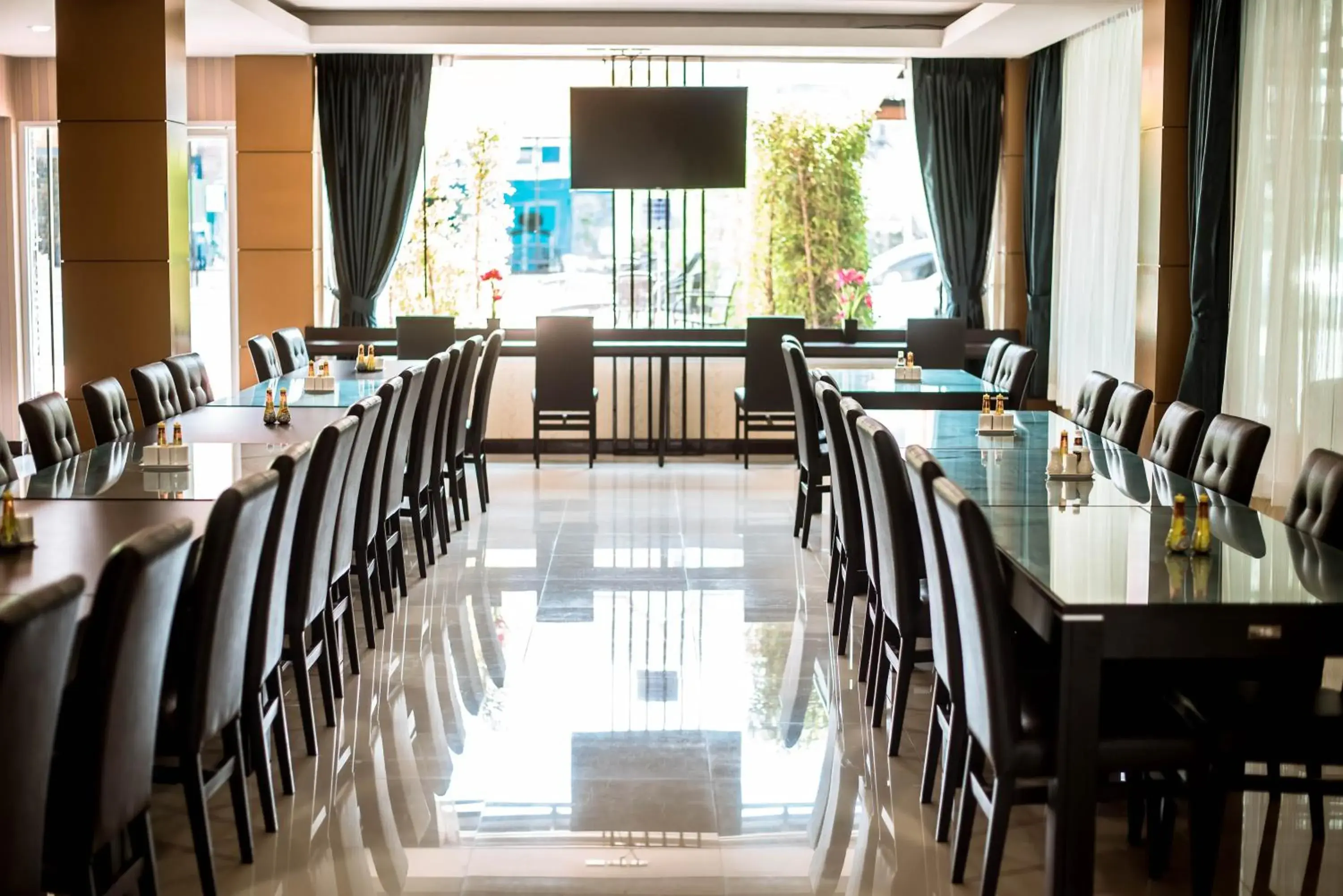 Restaurant/places to eat in Blue Sky Residence Airport Restaurant/places to eat in Blue Sky Residence Airport