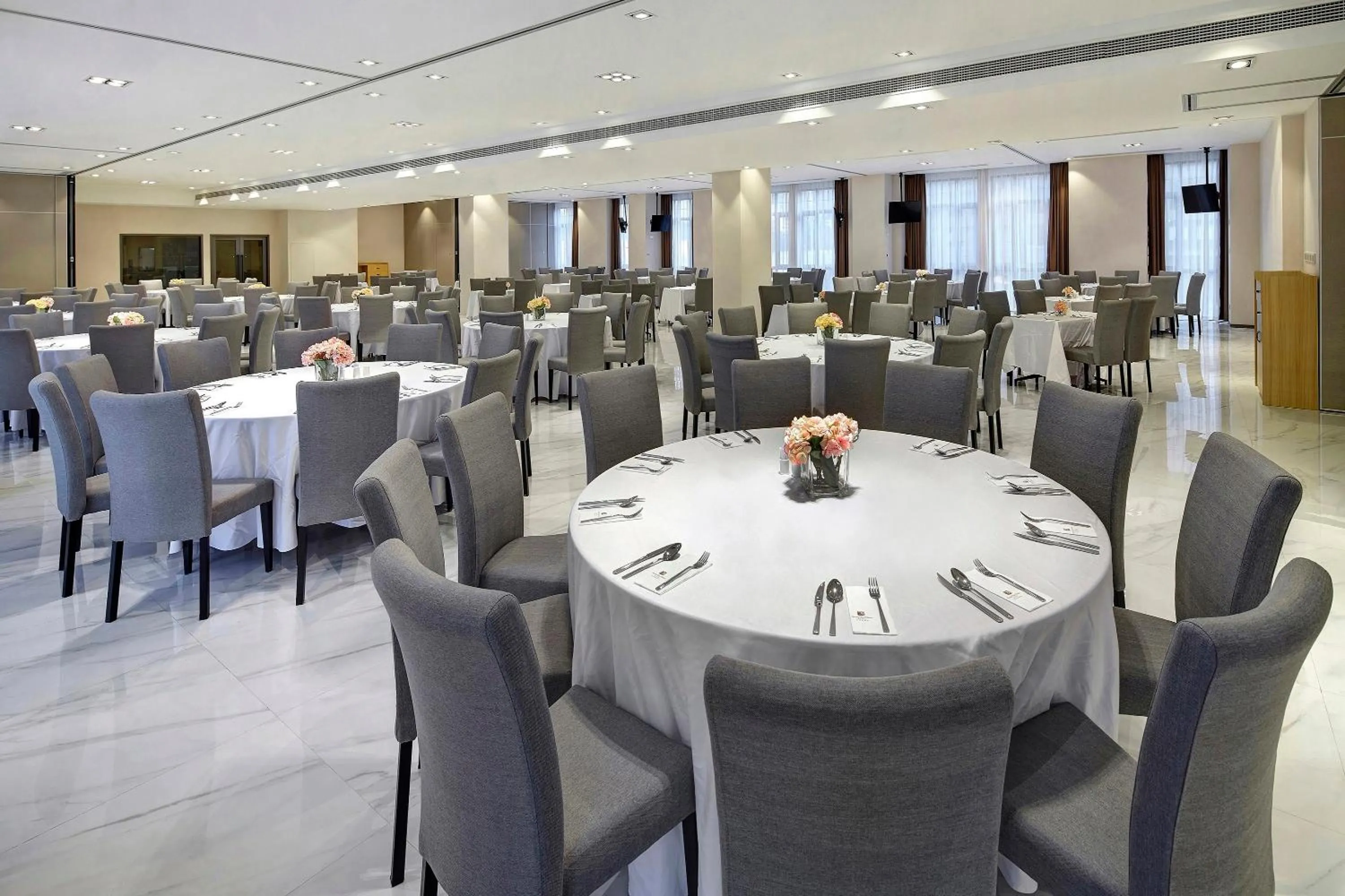 Restaurant/places to eat in Bridal Tea House Hotel