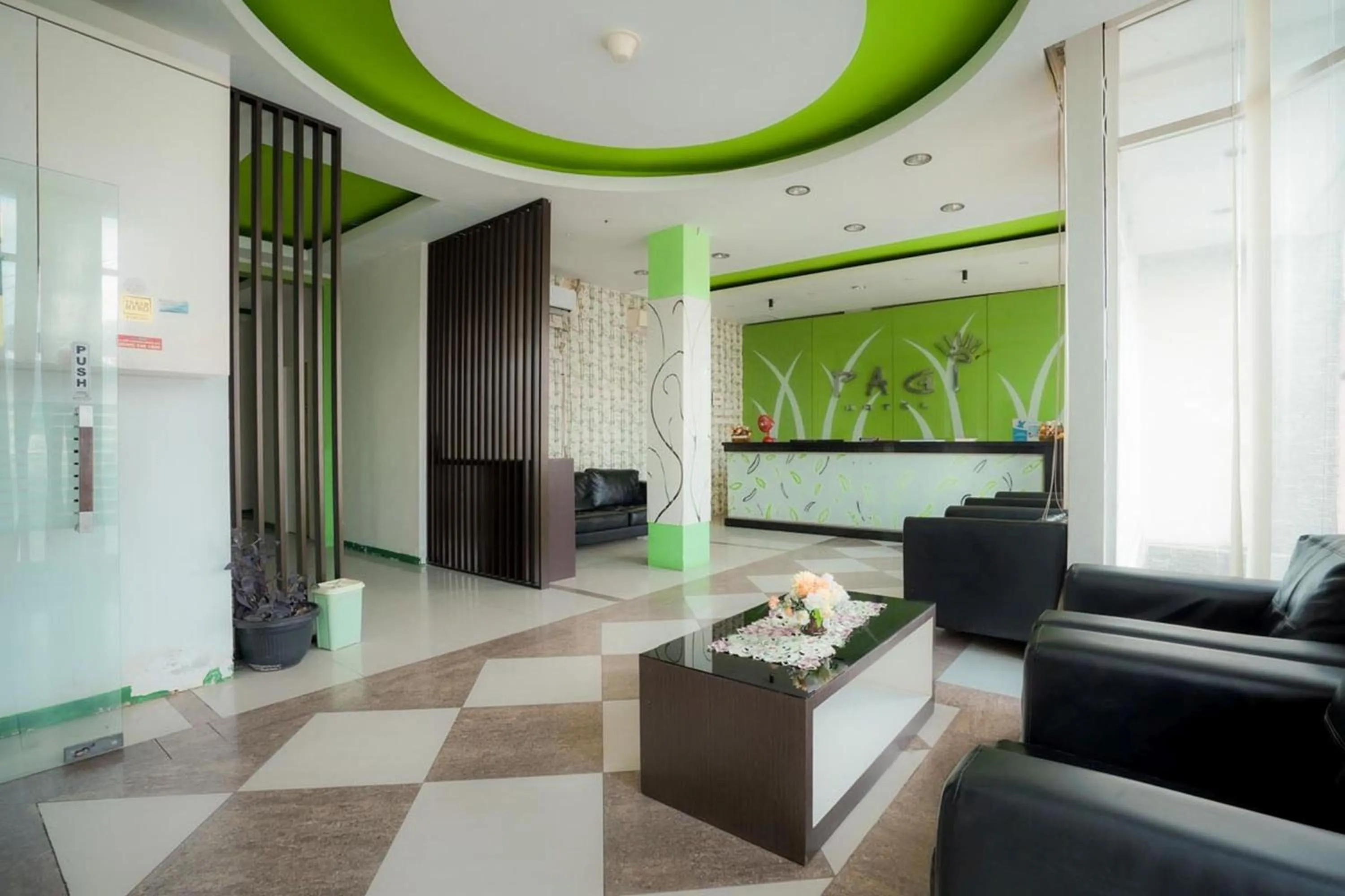 Lobby or reception in RedDoorz near Pantai Pede