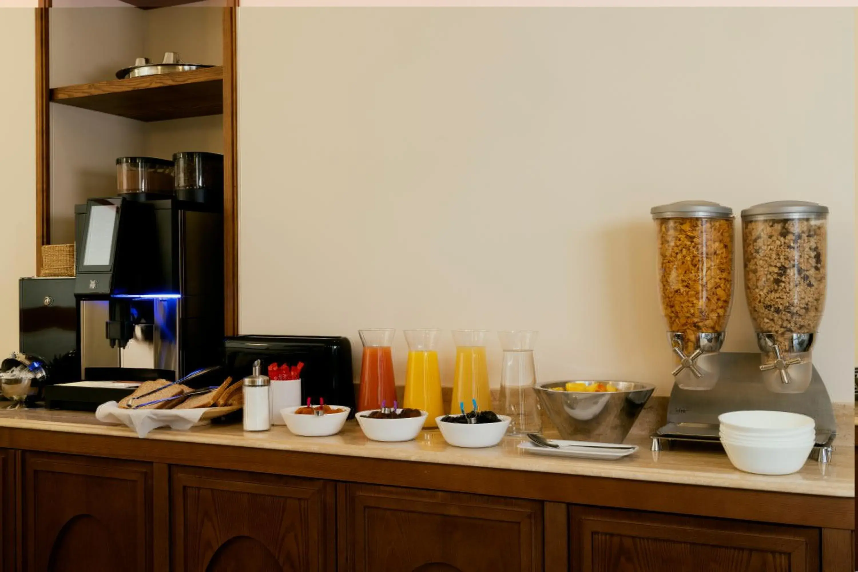 Buffet breakfast in Hotel Michelet Odeon