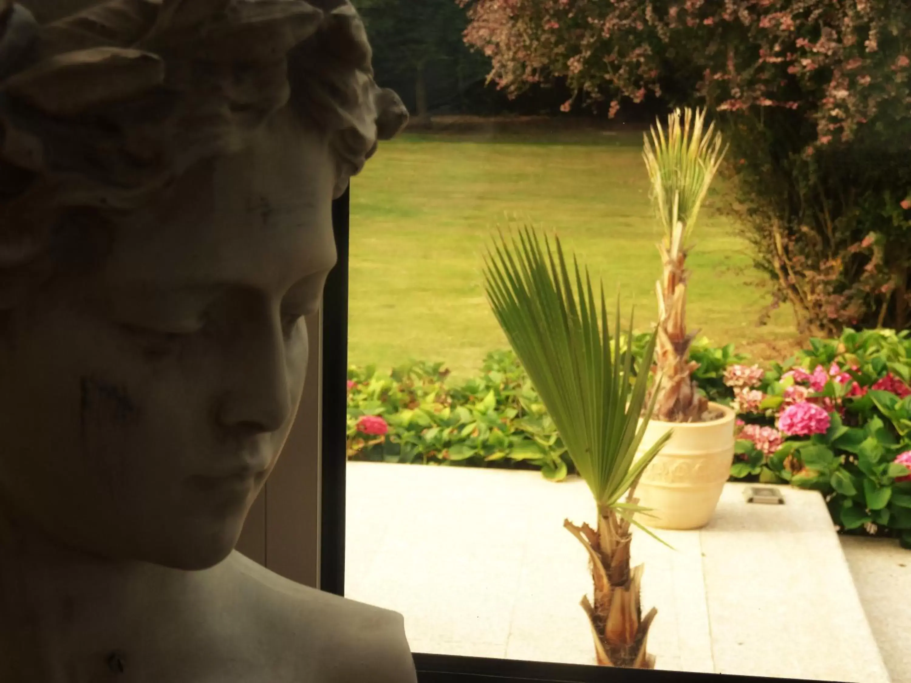 Decorative detail, Garden View in Villa La Clef Des Champs