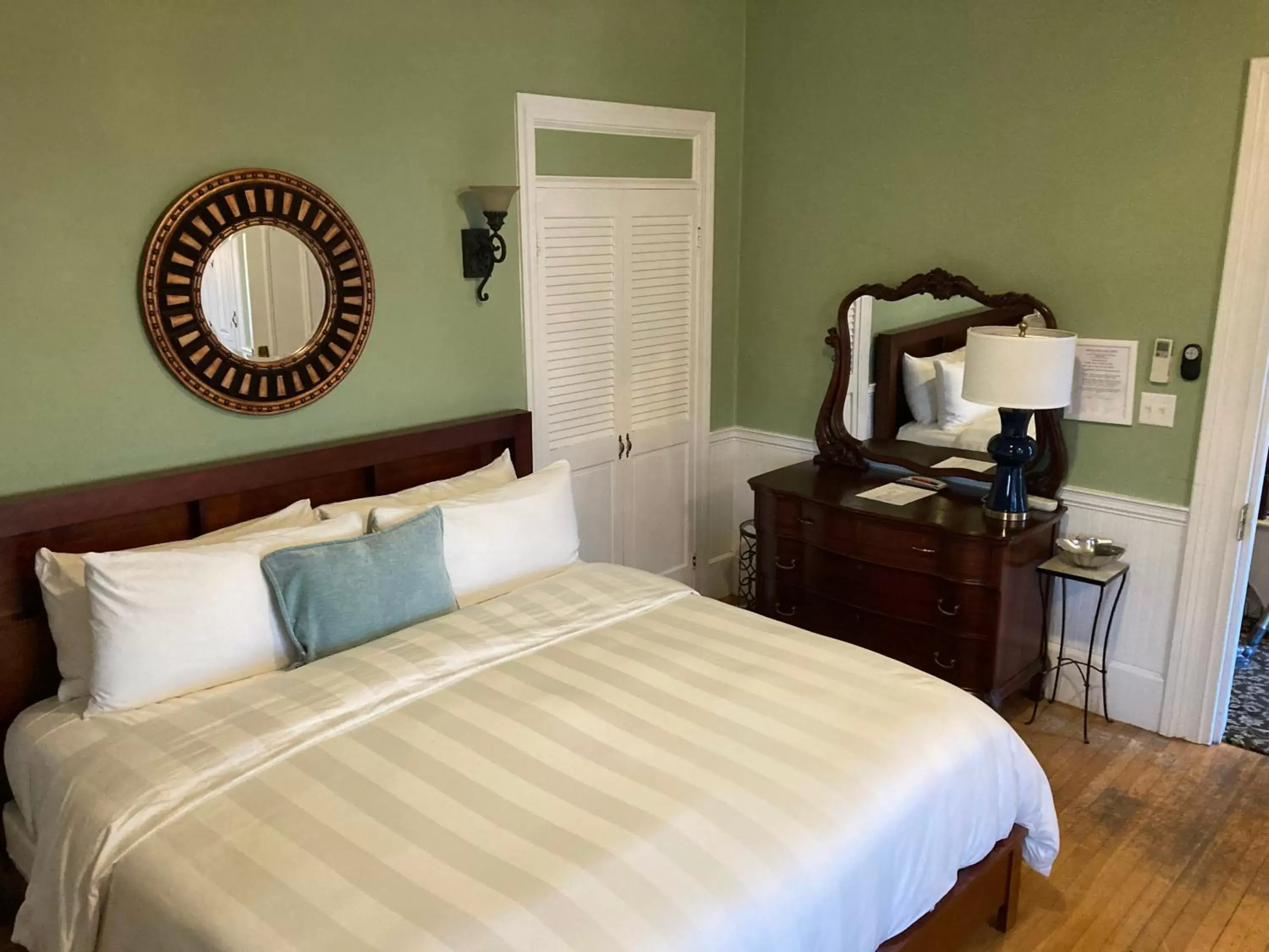 Bedroom in Prince Albert Guest House, Provincetown