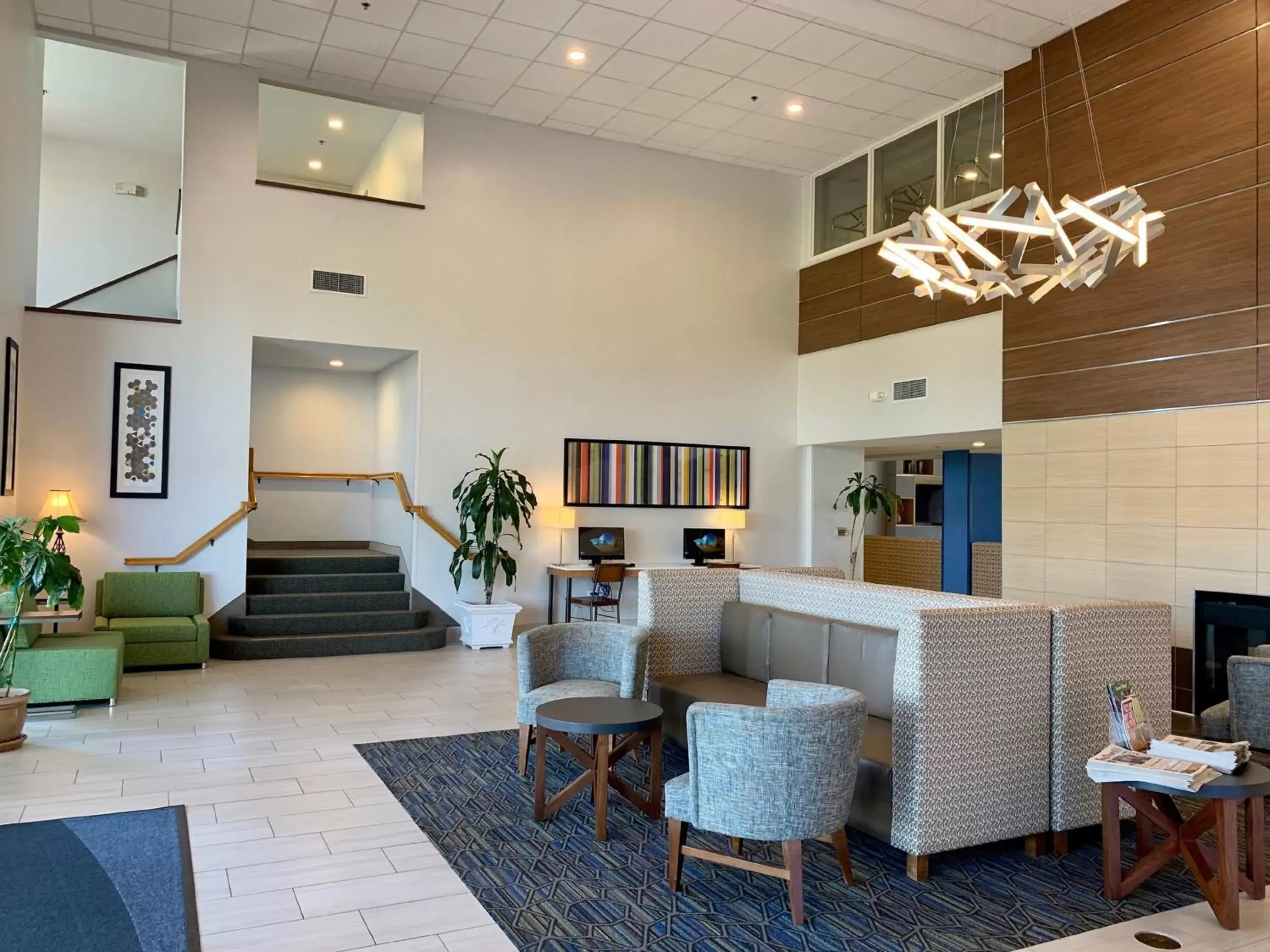 Lobby or reception, Lobby/Reception in Holiday Inn Express & Suites Tracy, an IHG Hotel