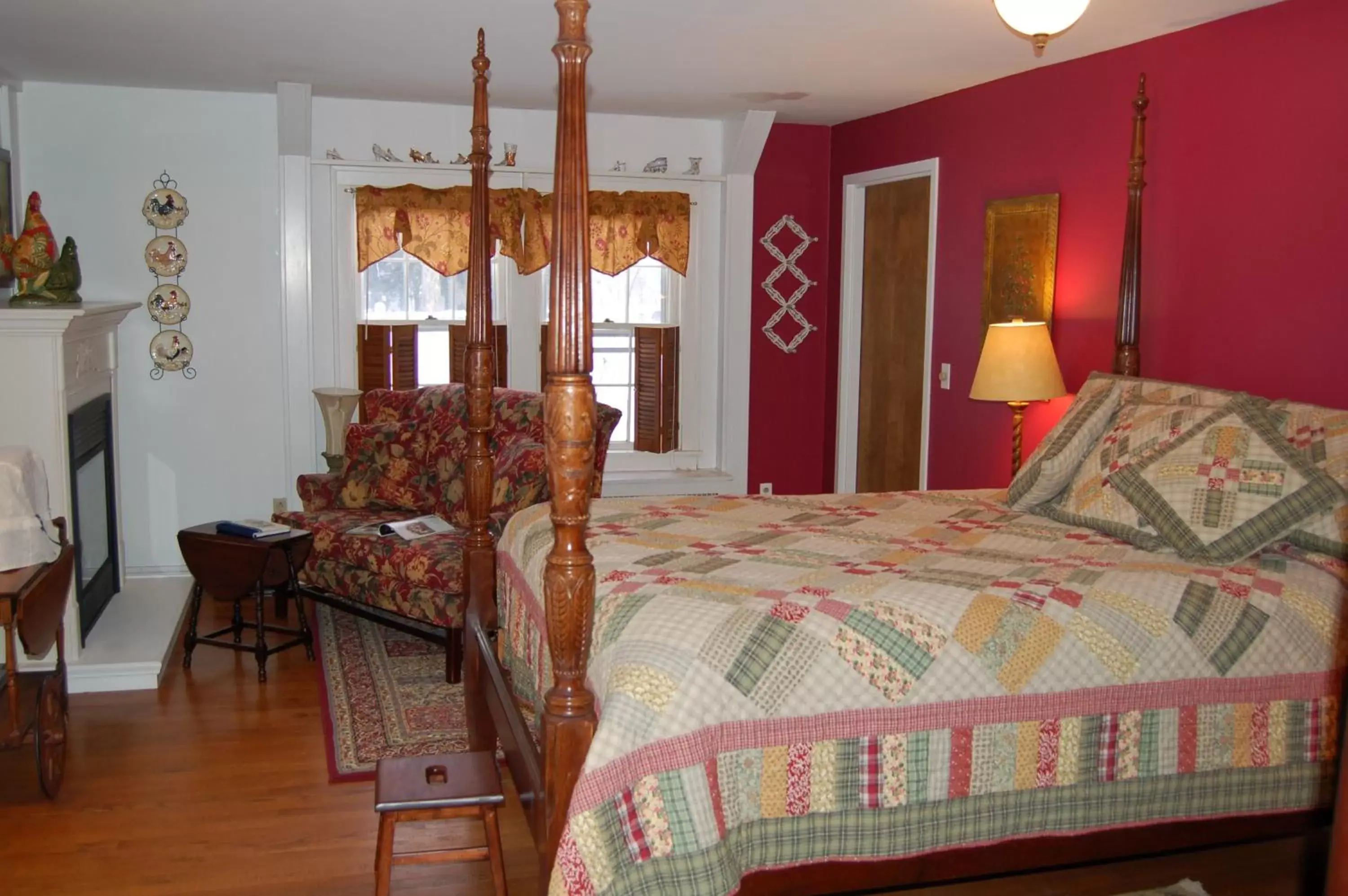 Photo of the whole room, Bed in Arlington Inn & Spa
