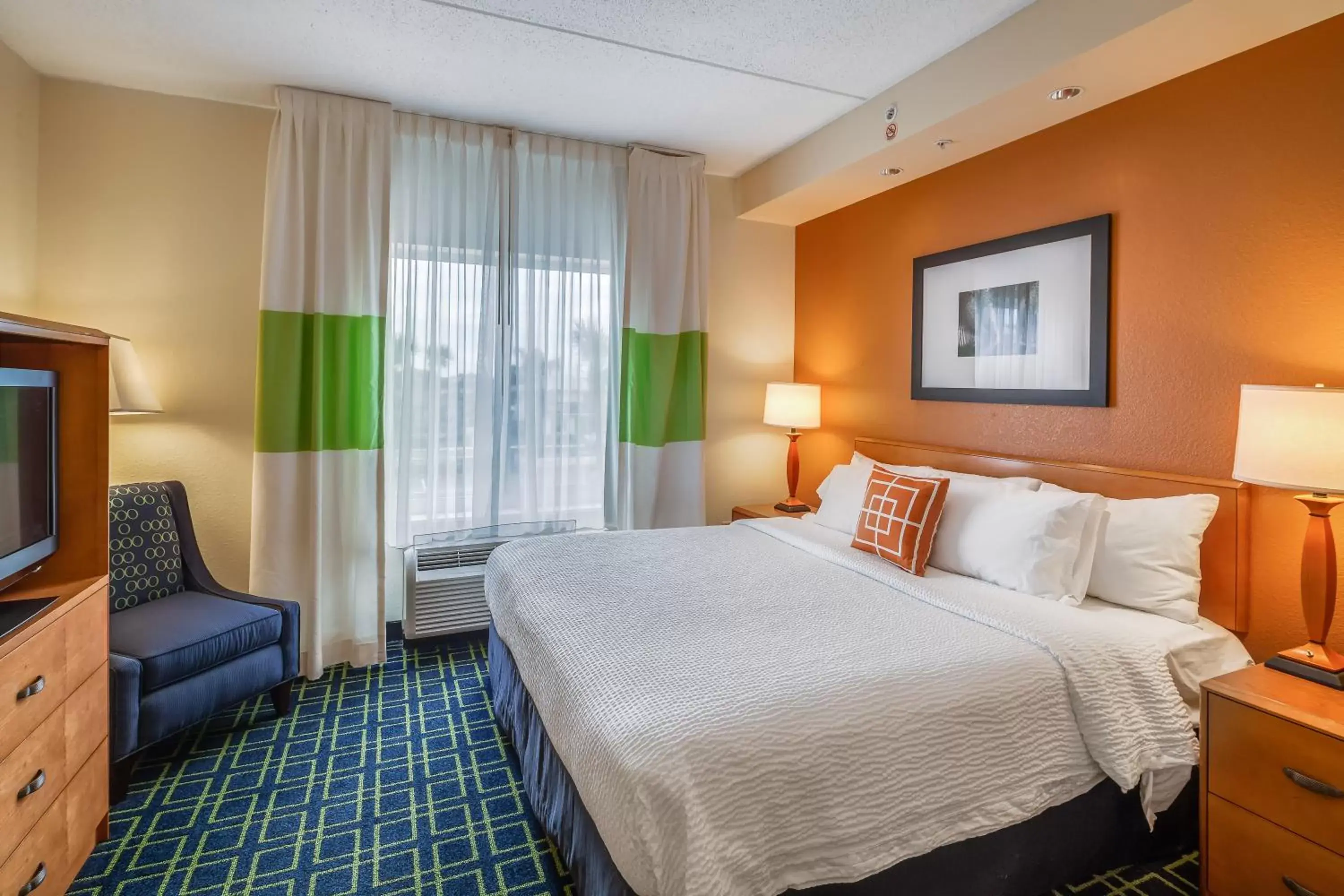 Bed in Fairfield Inn and Suites Jacksonville Beach