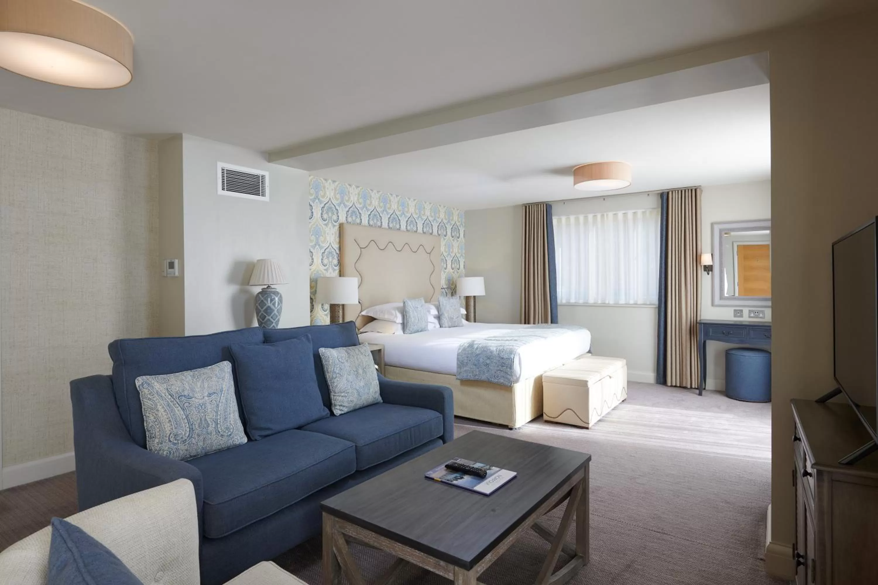 Bed in Park Farm Hotel