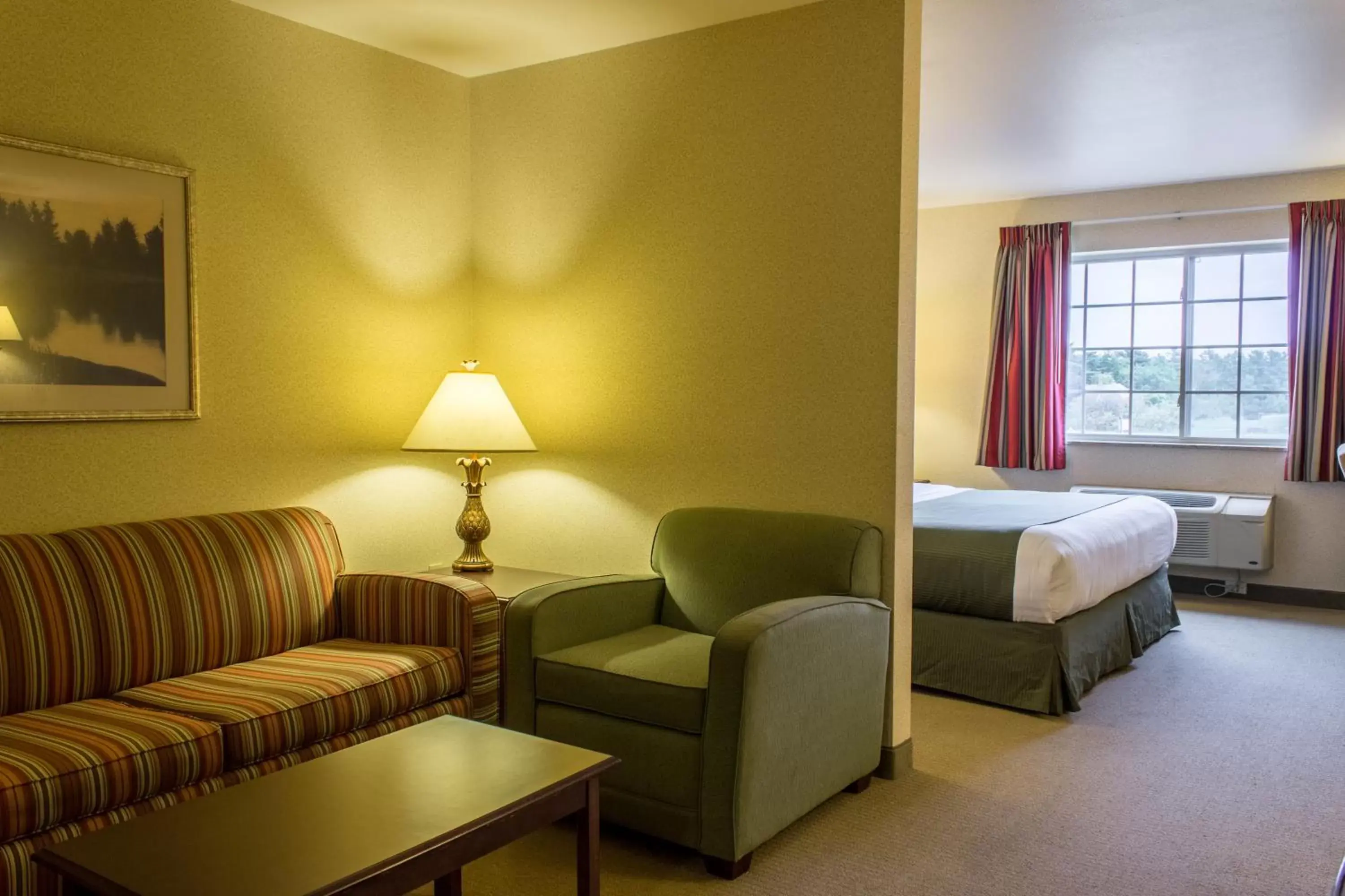 Seating Area in Boarders Inn & Suites by Cobblestone Hotels - Shawano