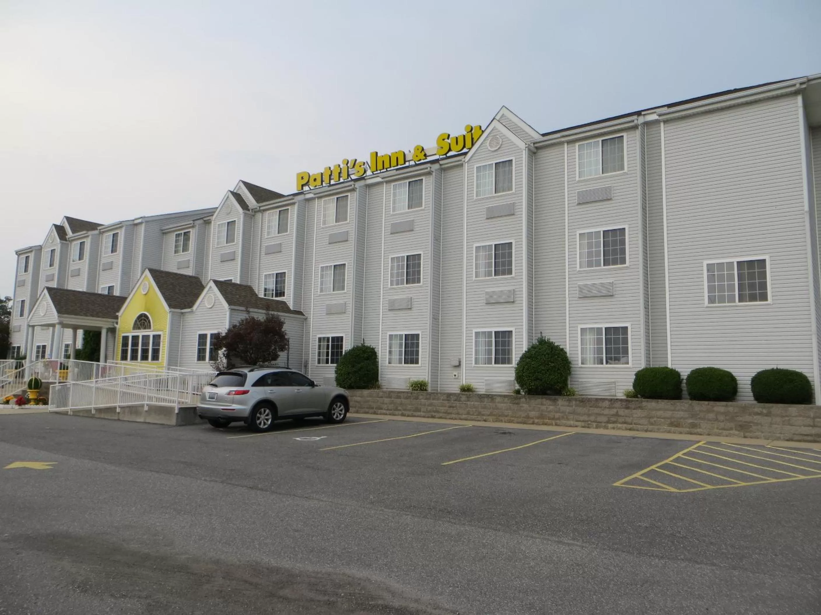 Patti's Inn and Suites