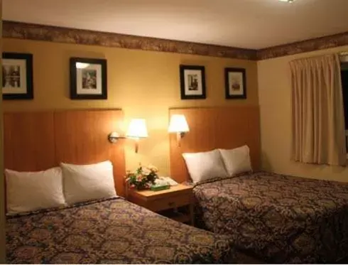 Decorative detail, Bed in Stardust Motel Decorative detail, Bed in Stardust Motel