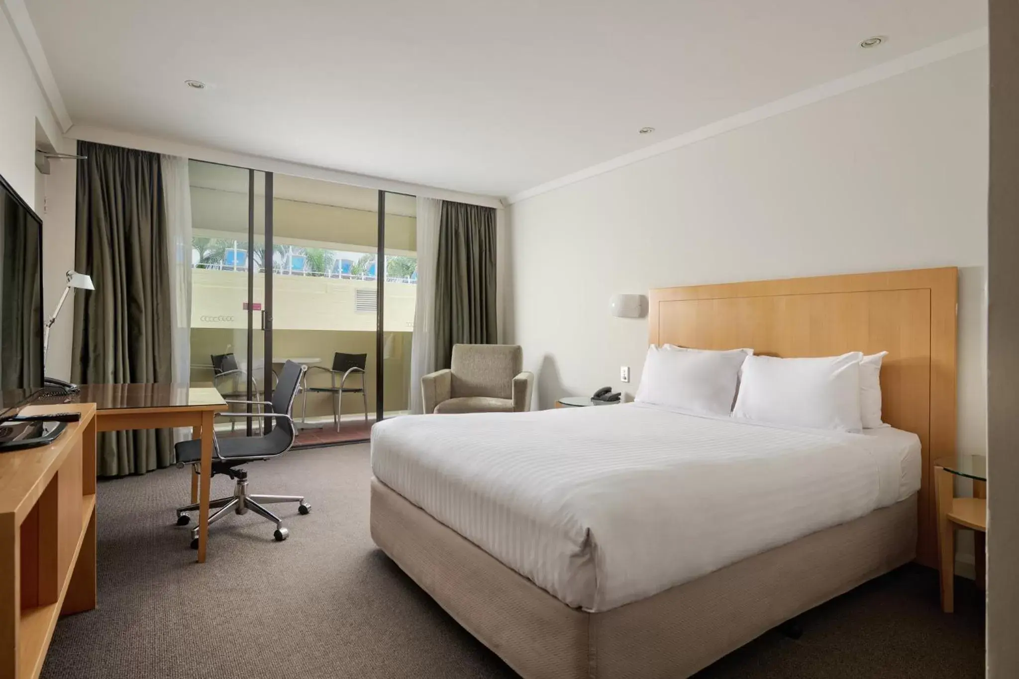 Photo of the whole room in Crowne Plaza Perth, an IHG Hotel