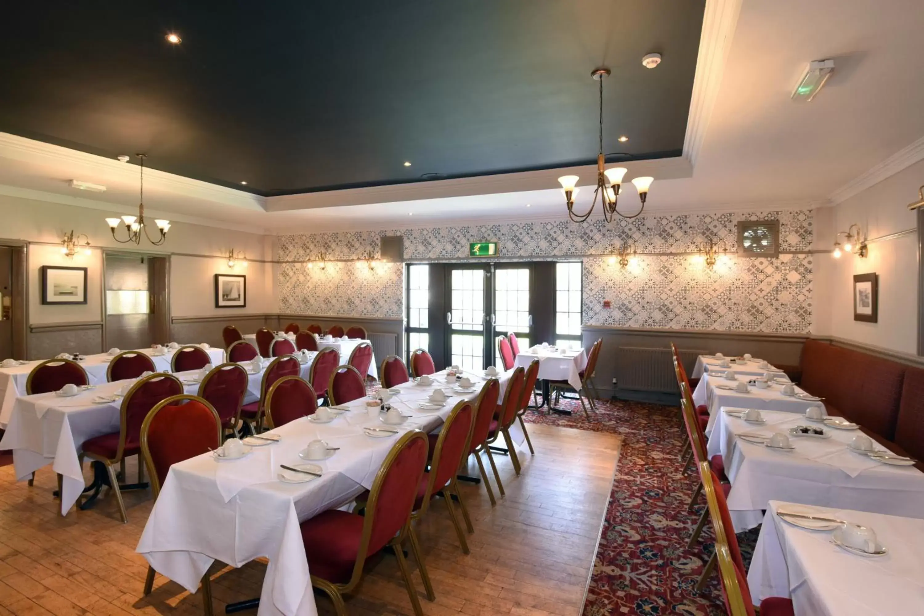 Banquet/Function facilities, Restaurant/Places to Eat in Ardencaple Hotel by Greene King Inns