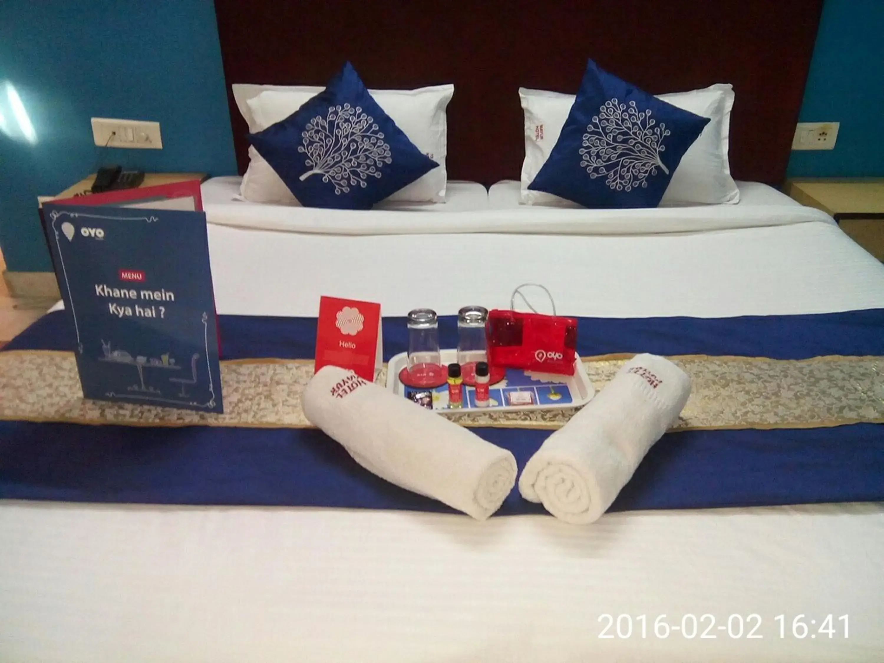 Bed in Hotel Mayur