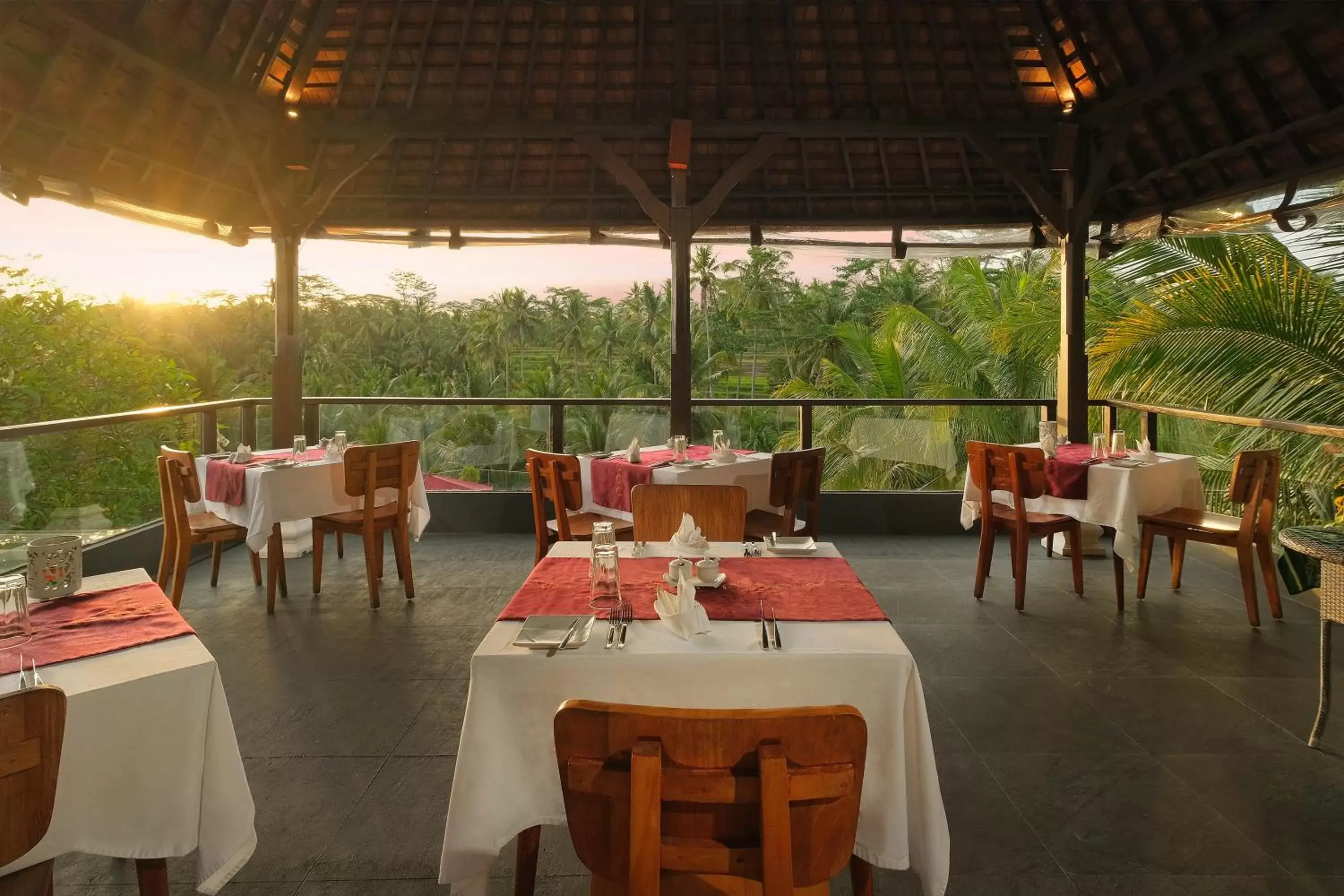 Restaurant/Places to Eat in Puri Sebali Resort