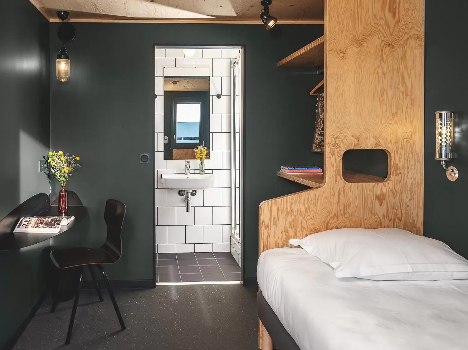 Bed in Eklo Toulouse Bed in Eklo Toulouse