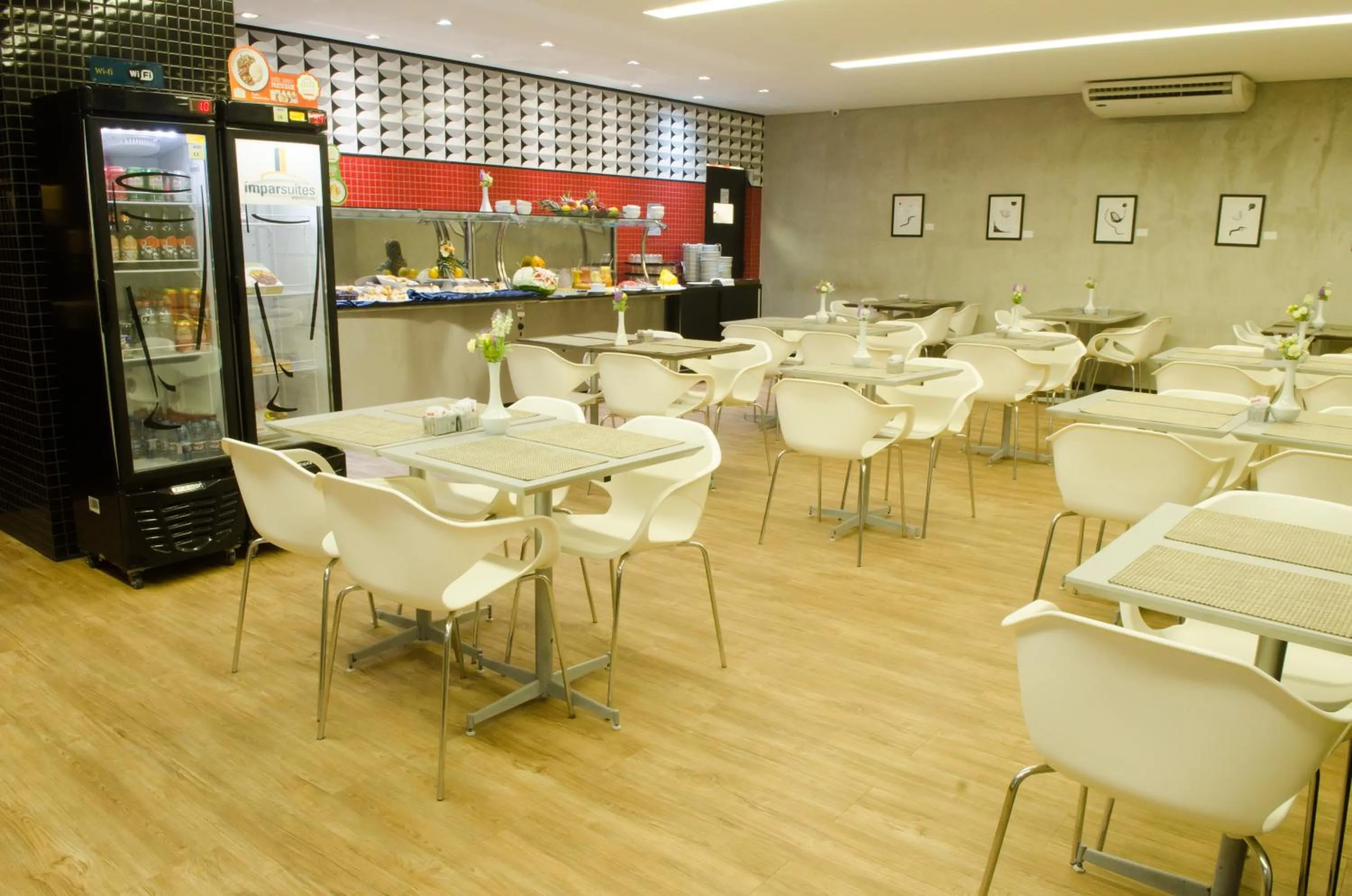 Lounge or bar in Ímpar Suítes Expominas