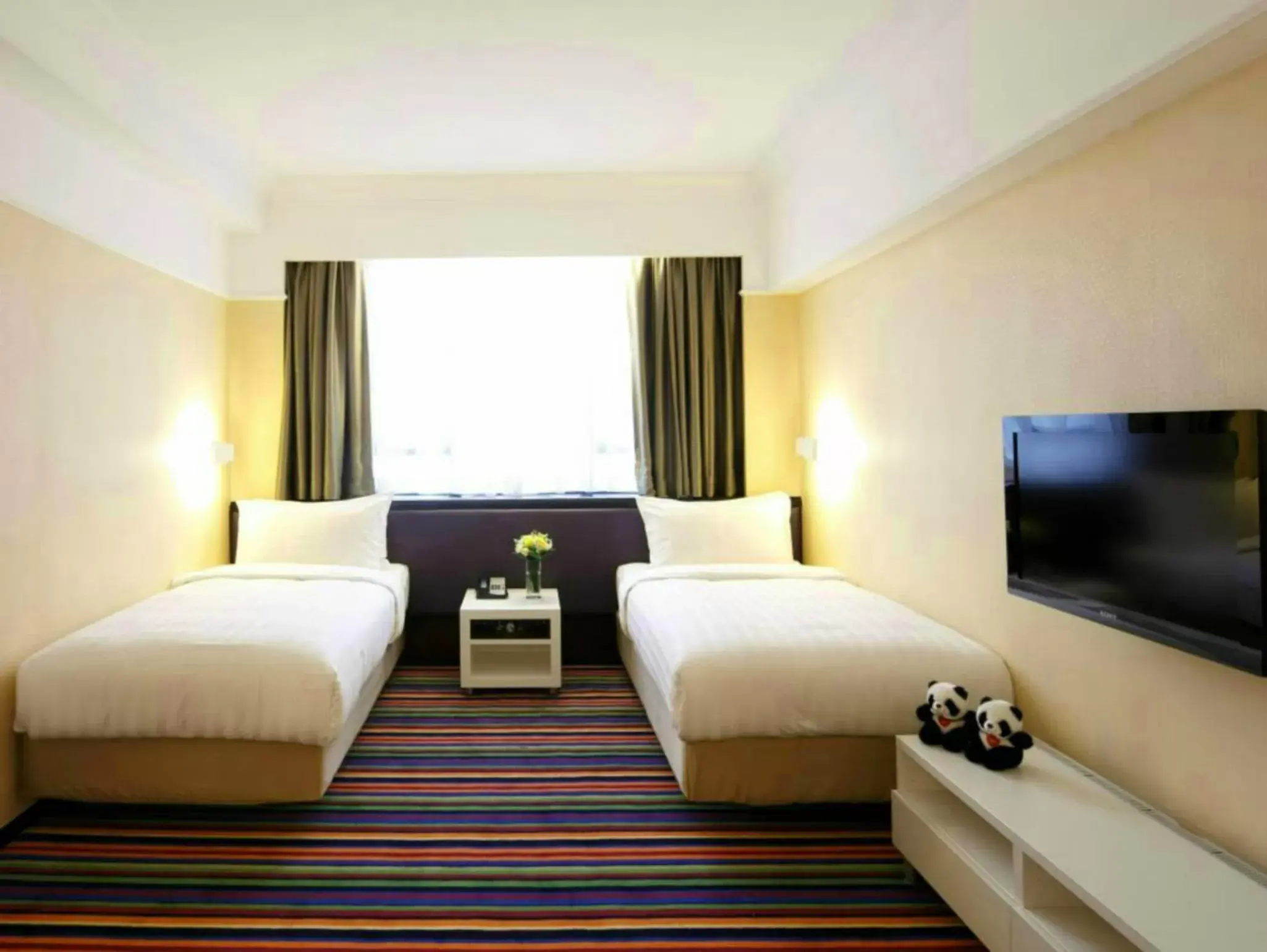 Deluxe Twin Room in Panda Hotel