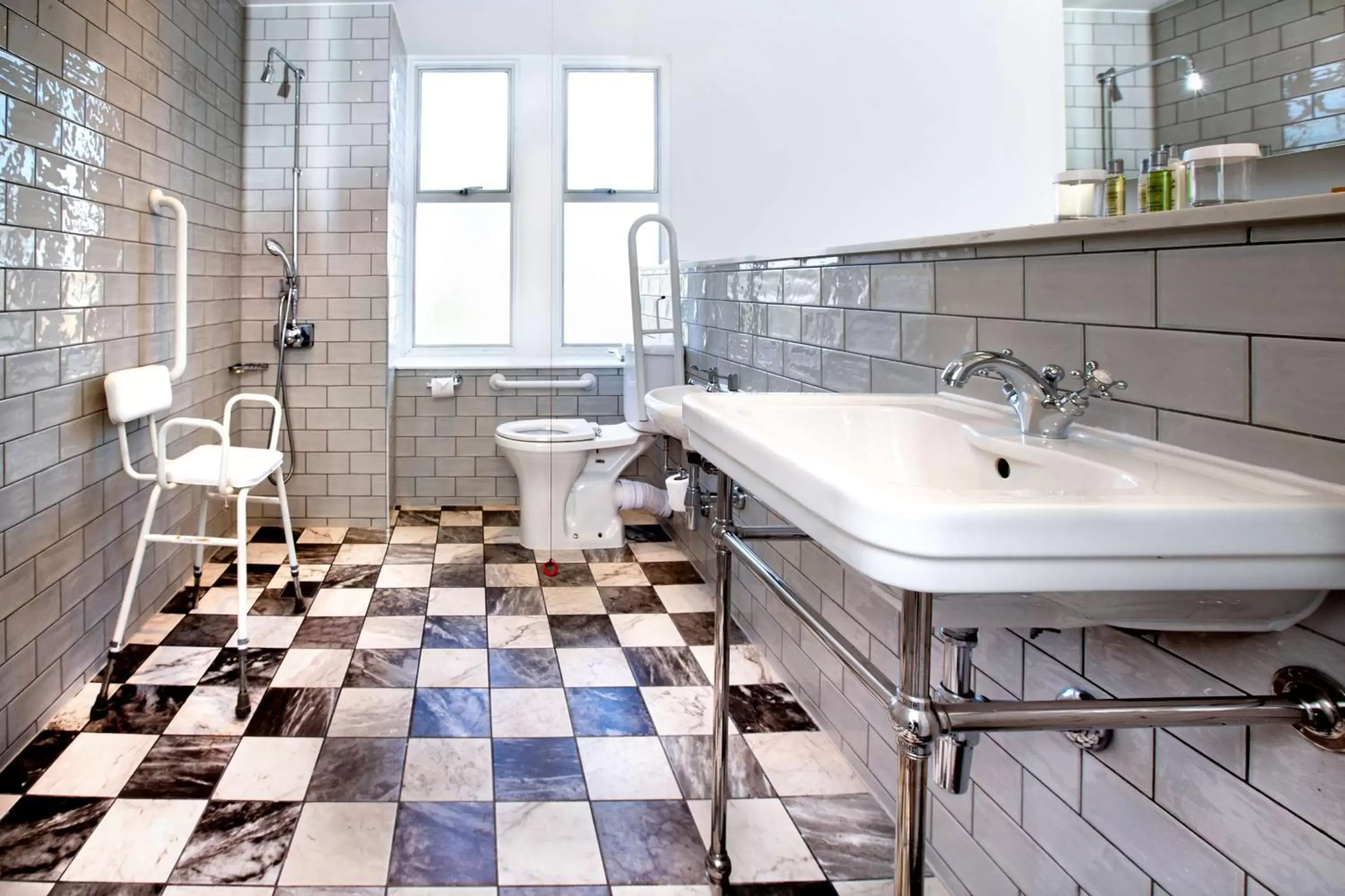 Toilet, Bathroom in DoubleTree by Hilton Harrogate Majestic Hotel & Spa